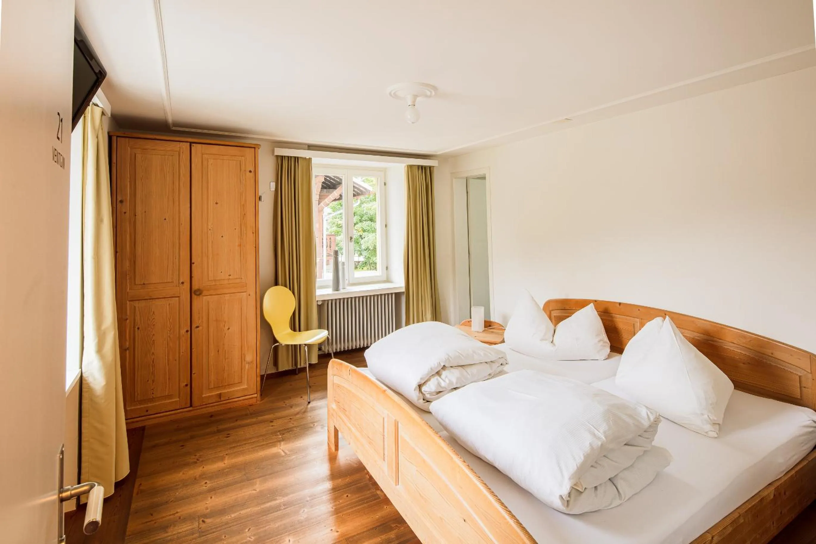 Photo of the whole room, Bed in Hotel Vallatscha