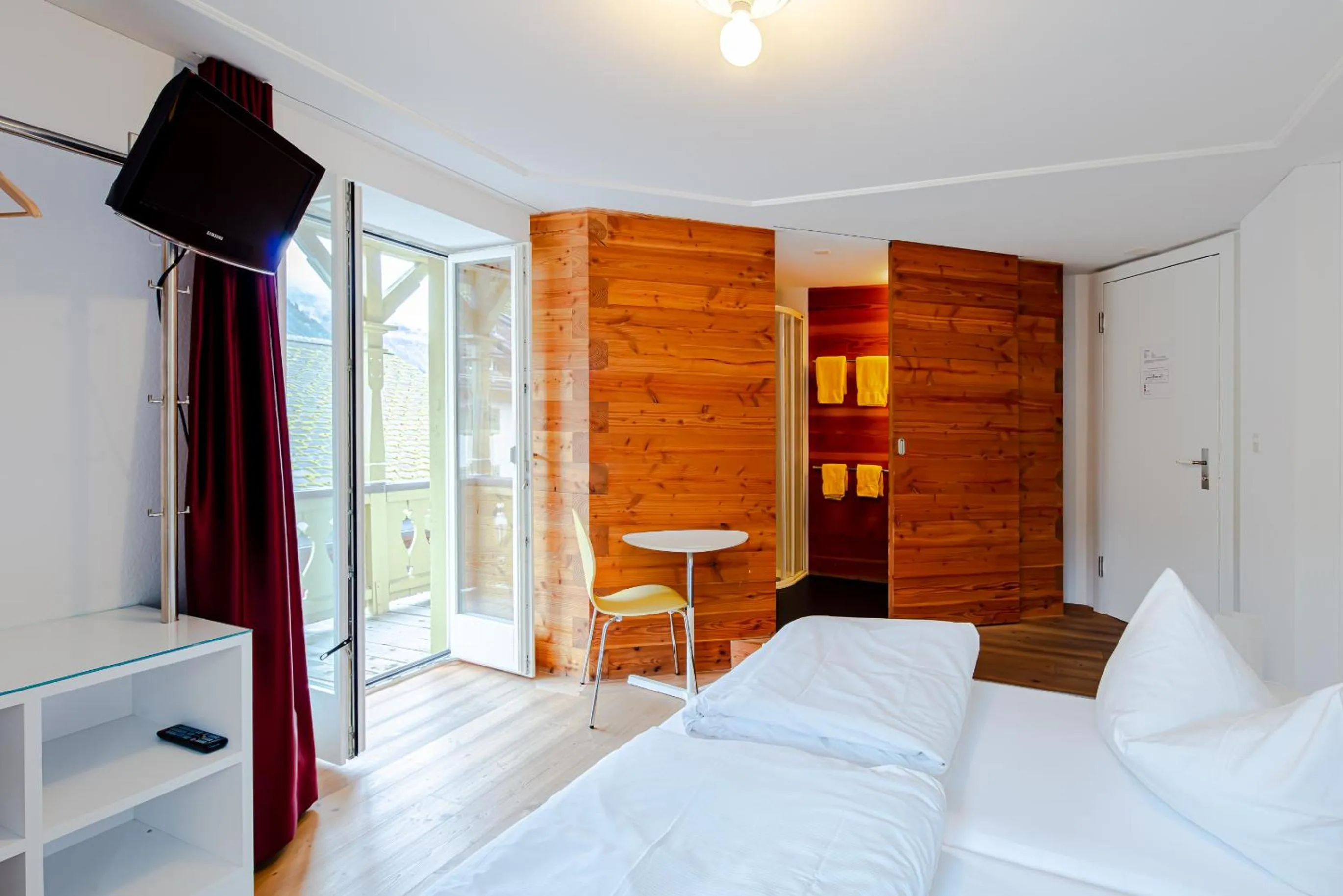 Photo of the whole room, Bed in Hotel Vallatscha