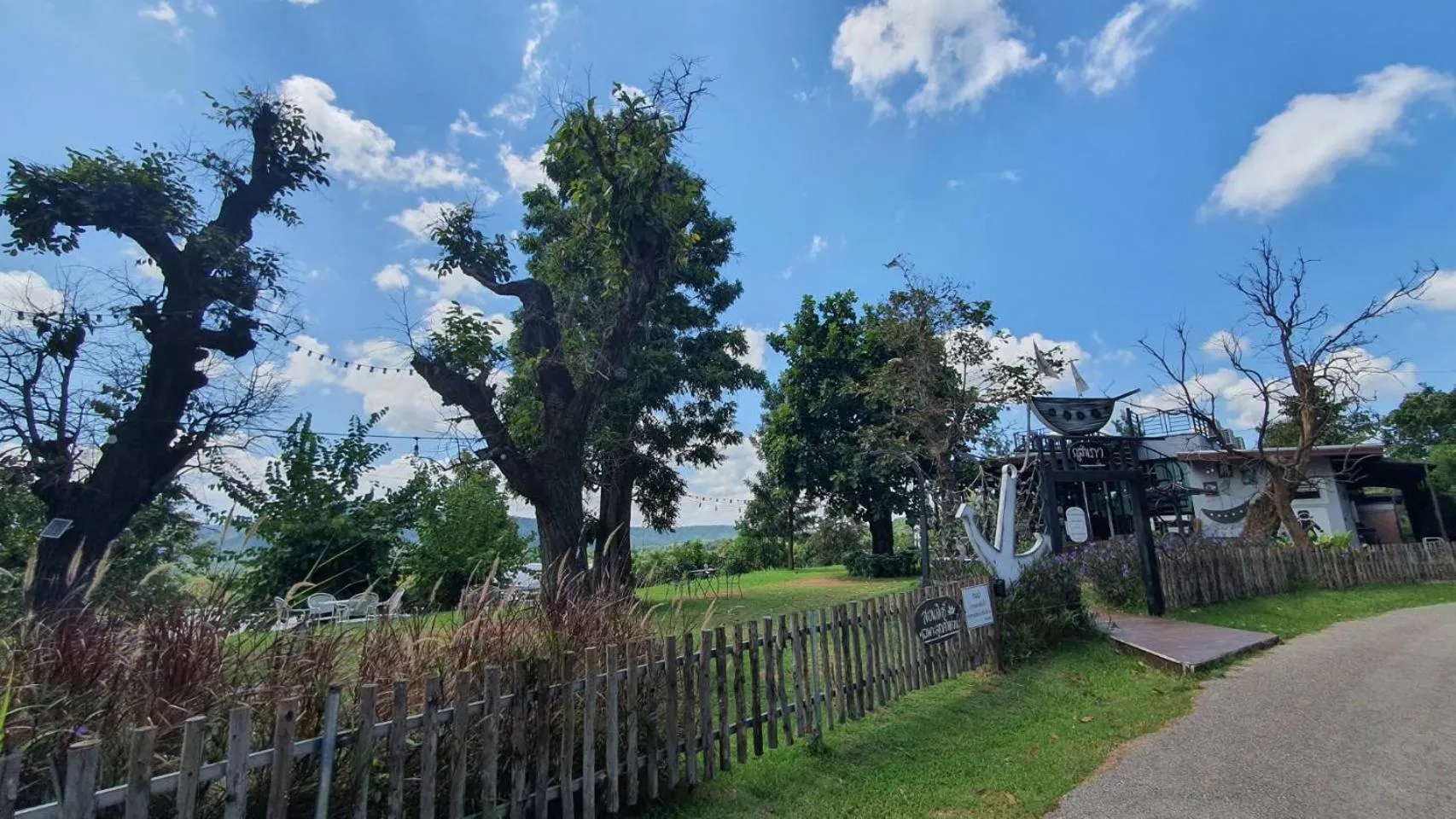 On-site shops in Phu Sumphao Valley ภูสำเภา วัลเลย์ รีสอร์ต