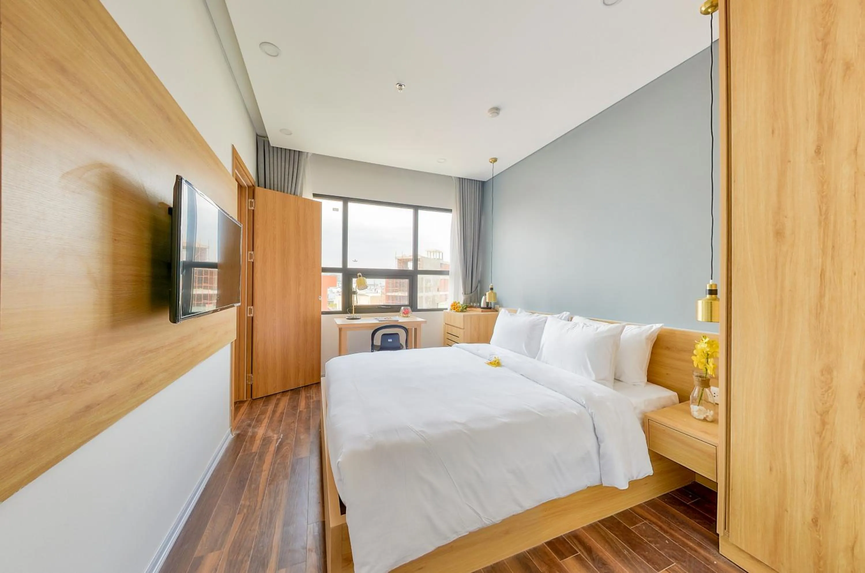 Bed in Magnolia Hotel