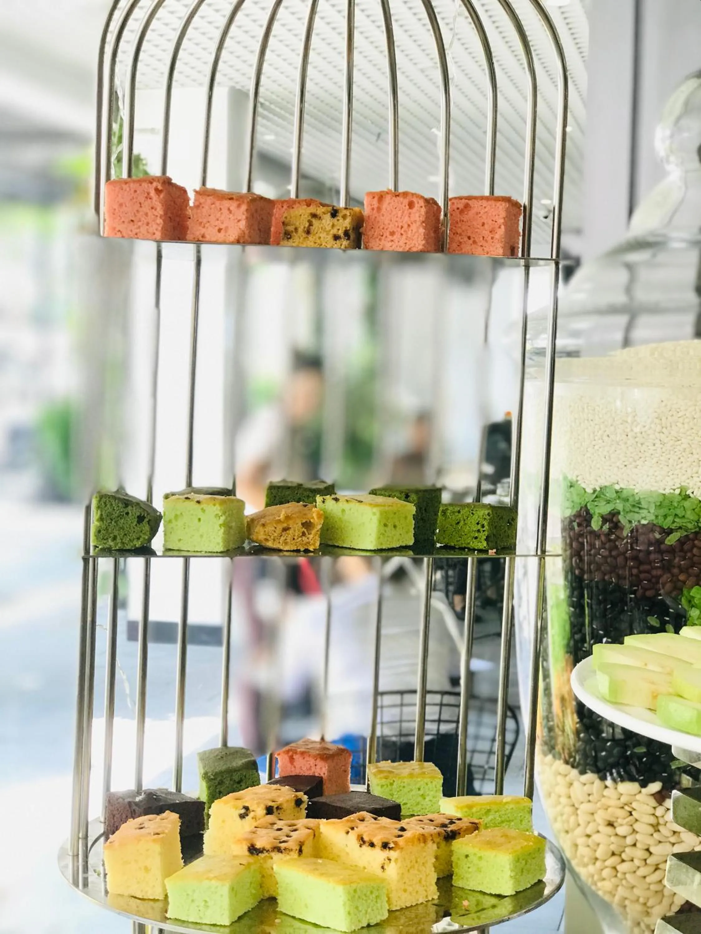 Food and drinks in Magnolia Hotel