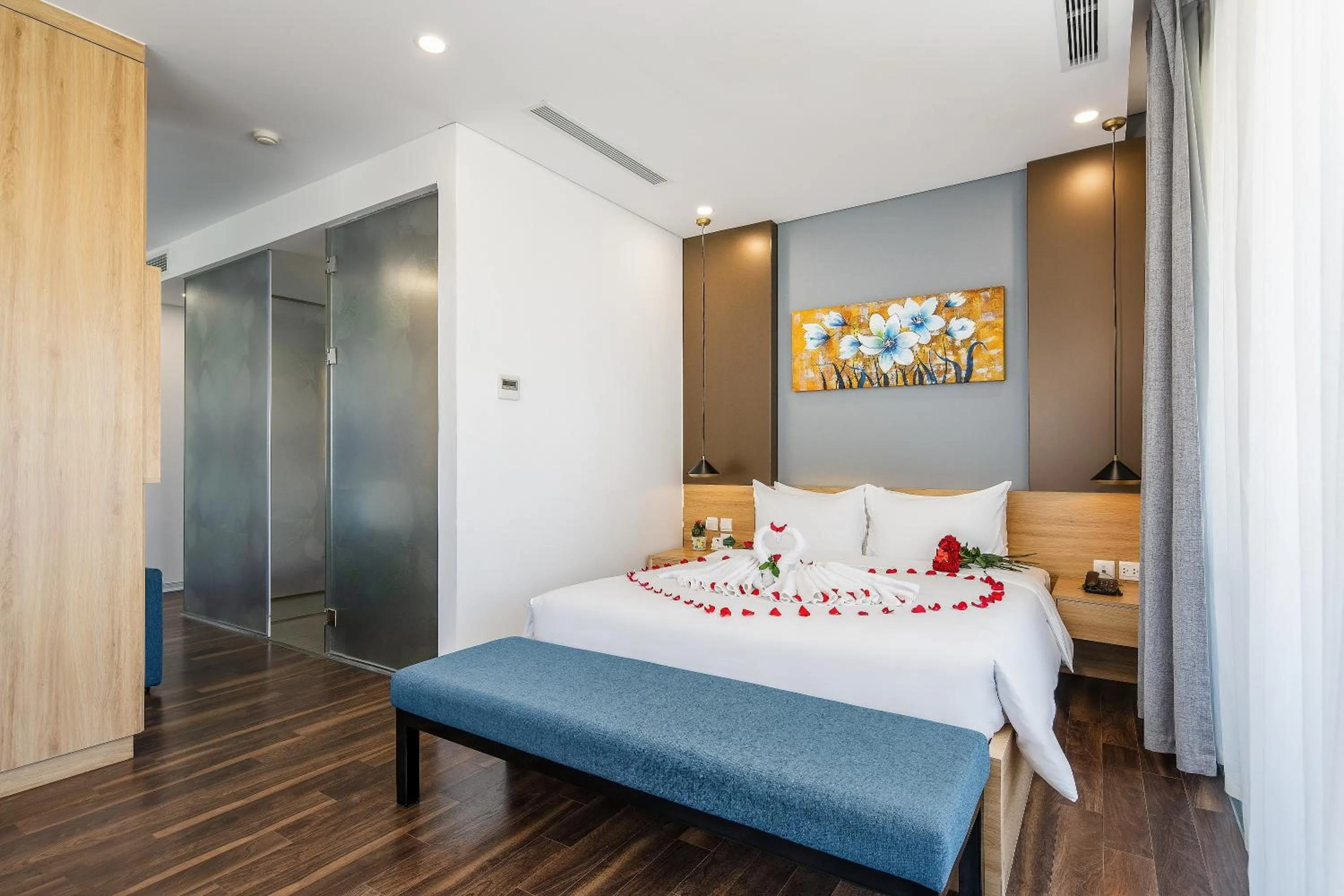 Bed in Magnolia Hotel