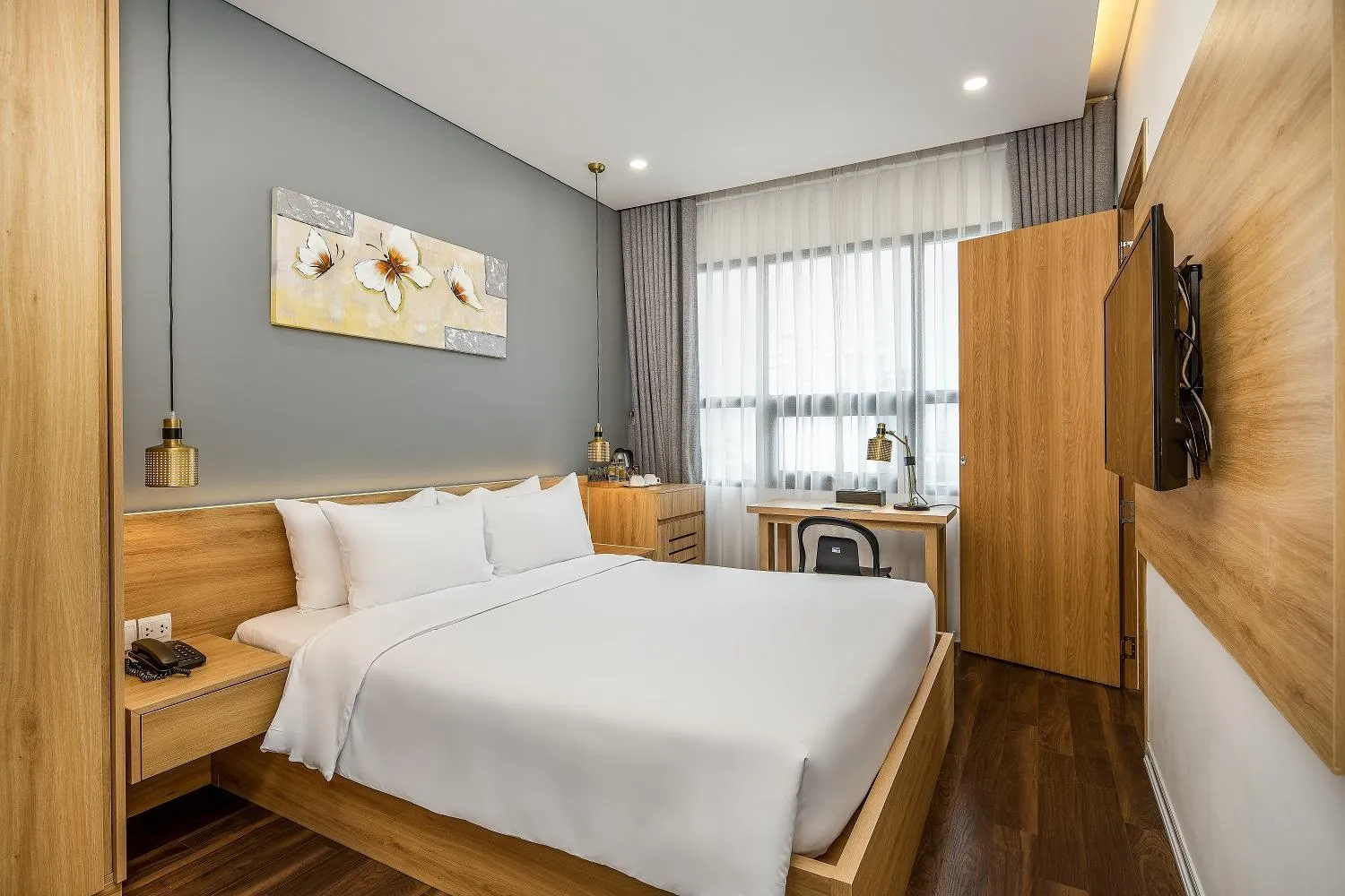 Bed in Magnolia Hotel