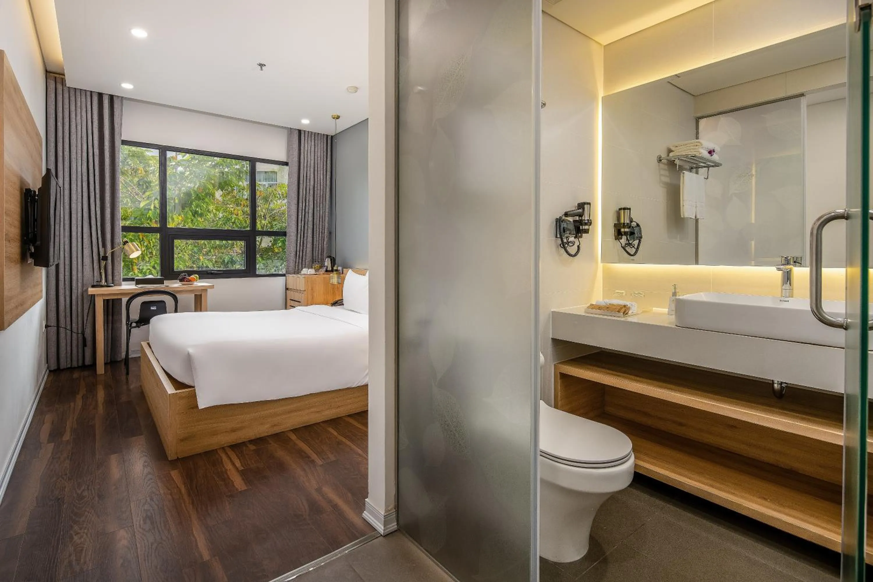 Bed in Magnolia Hotel