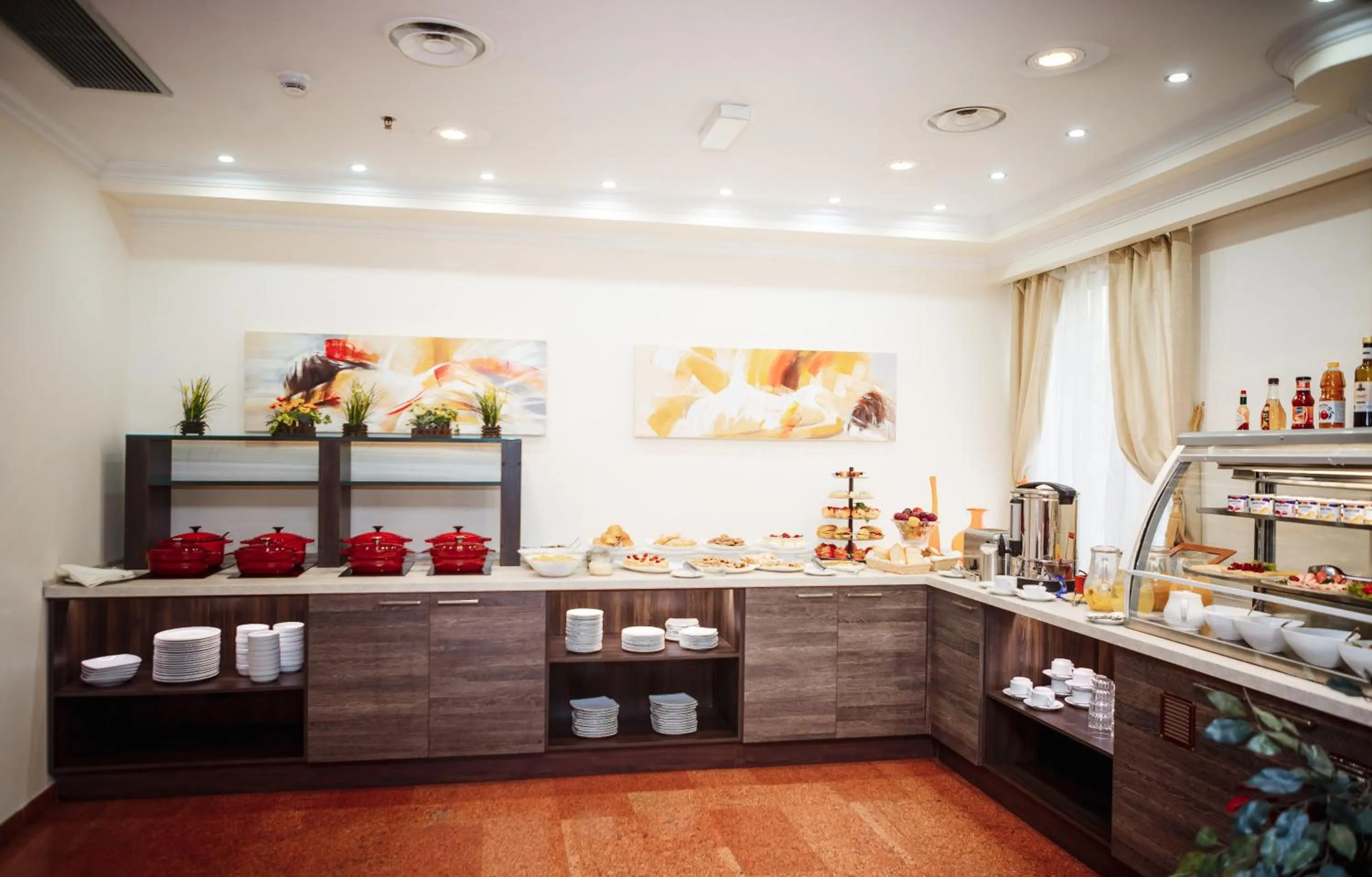 Restaurant/places to eat in Hotel Pushkin