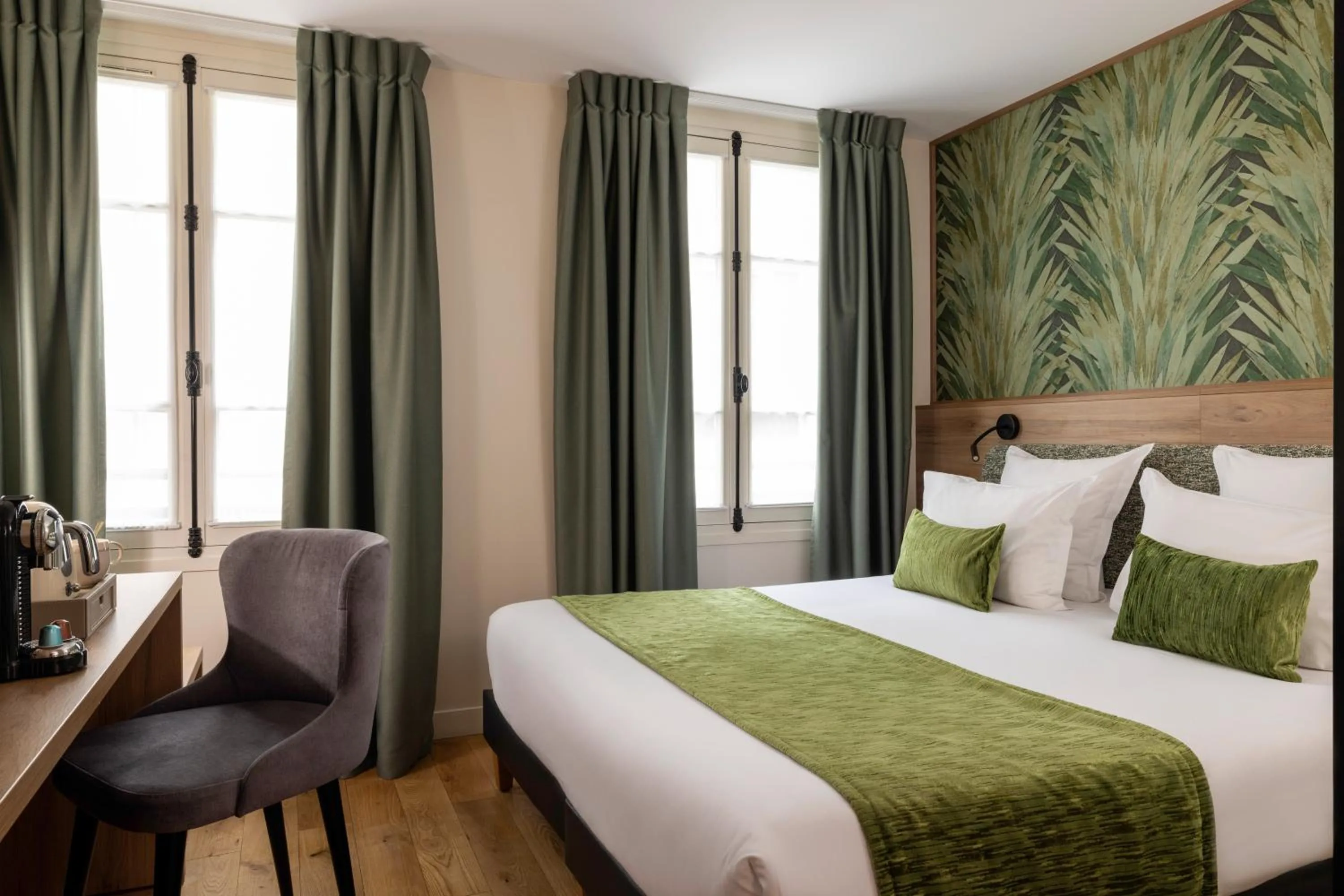 Bed in Hôtel Théorème