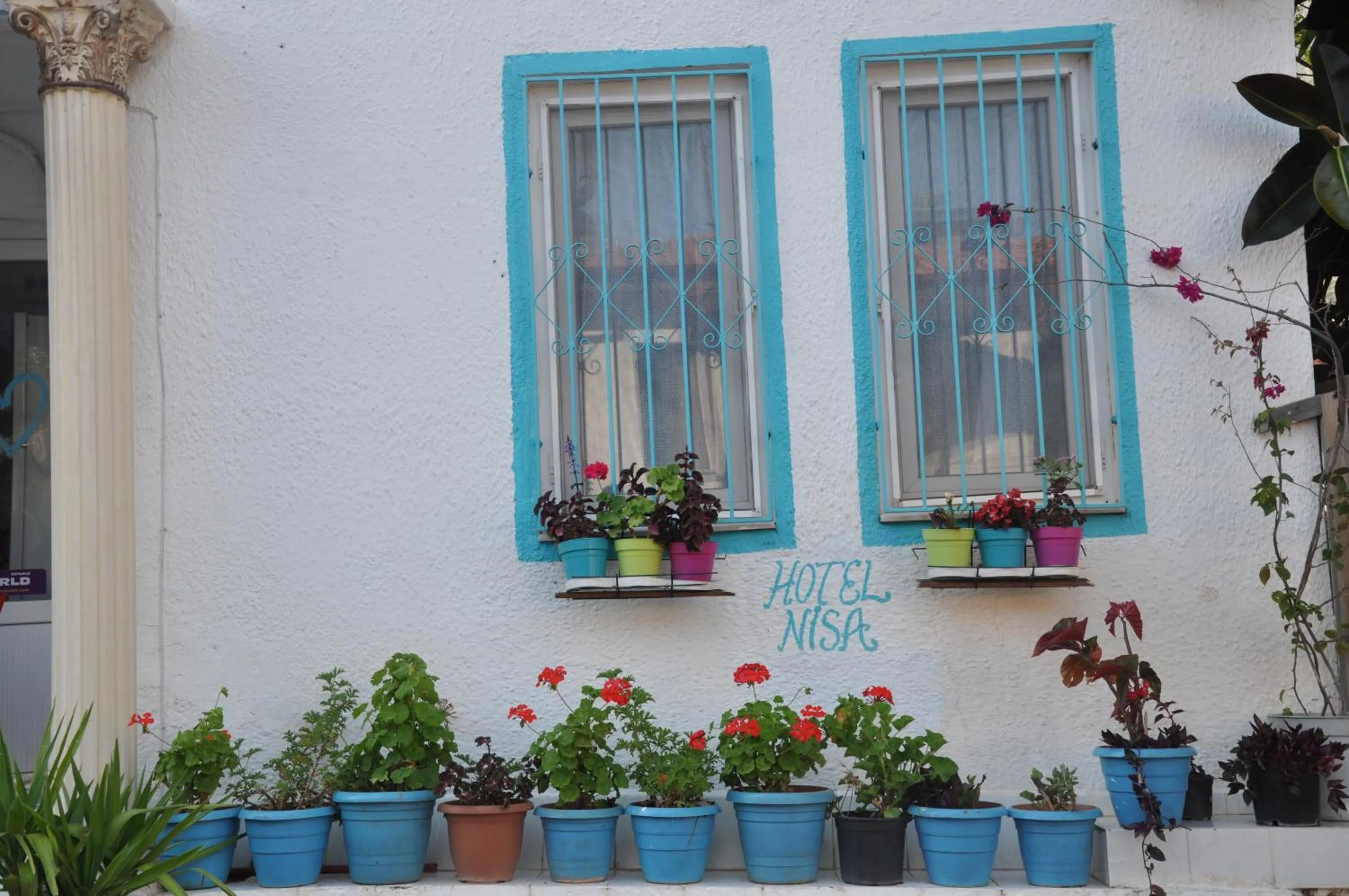 Facade/entrance in Hotel Nisa