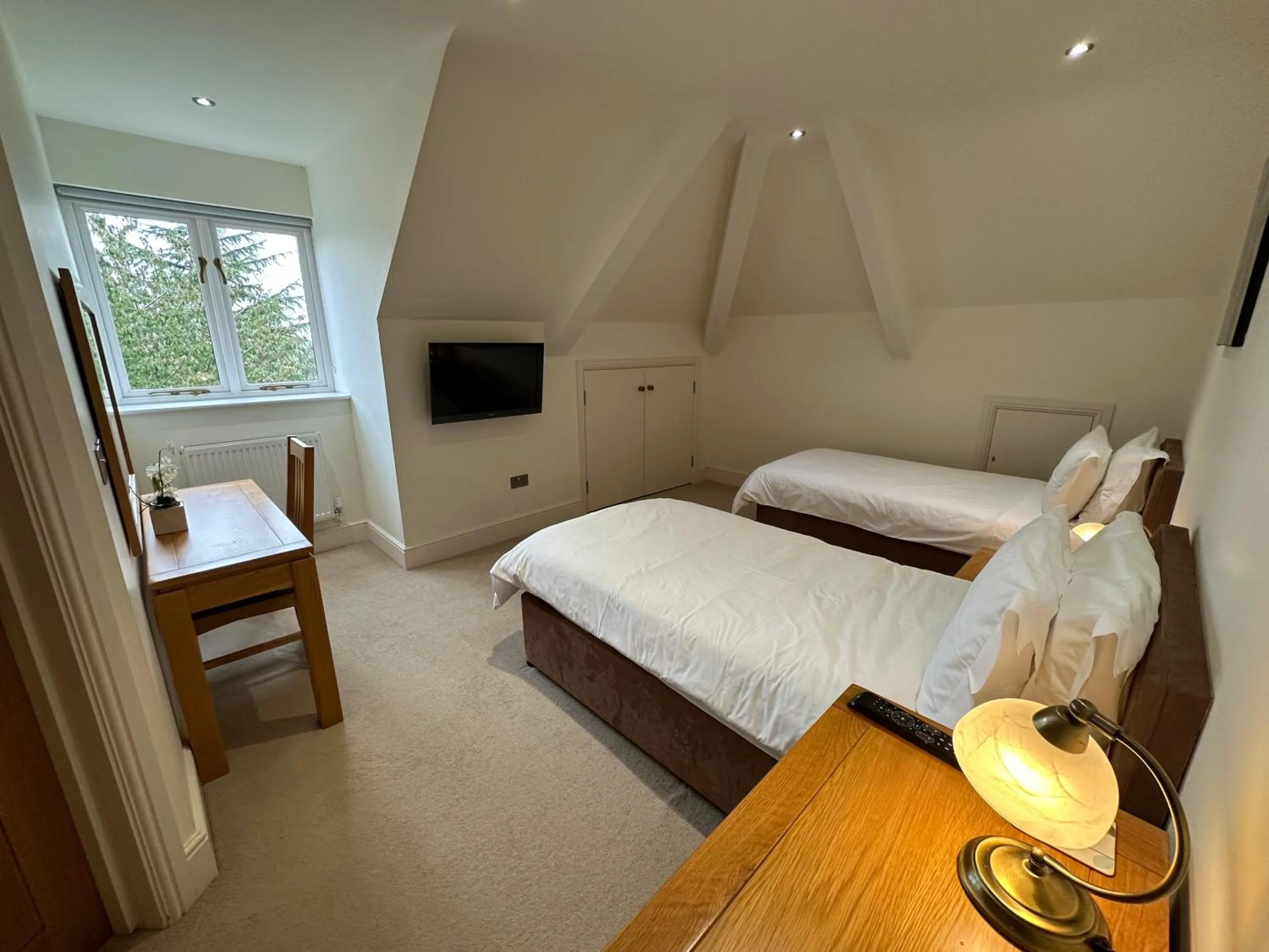 Communal lounge/ TV room, Bed in Meadows Barn