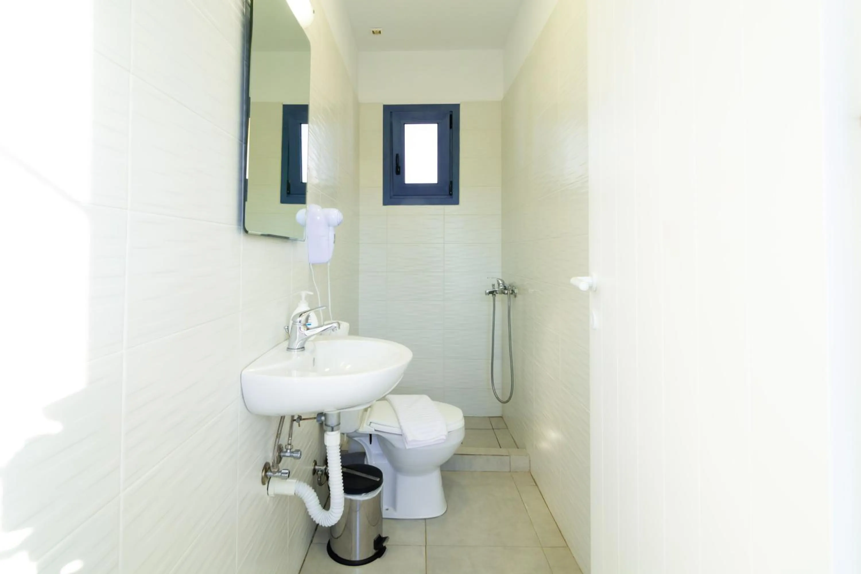 Bathroom in Okirroi Villas Chersonissos