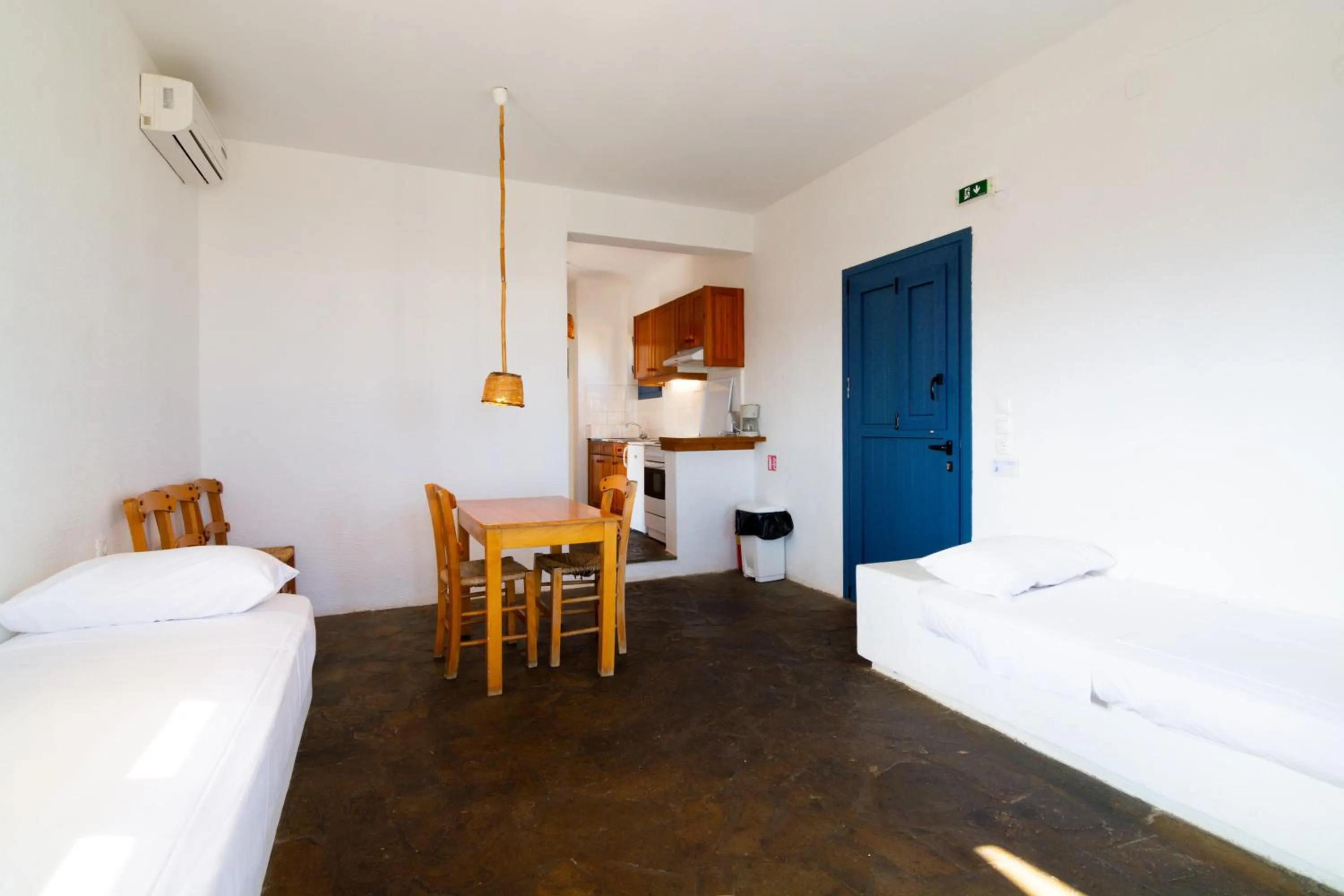 Kitchen or kitchenette, Bed in Okirroi Villas Chersonissos