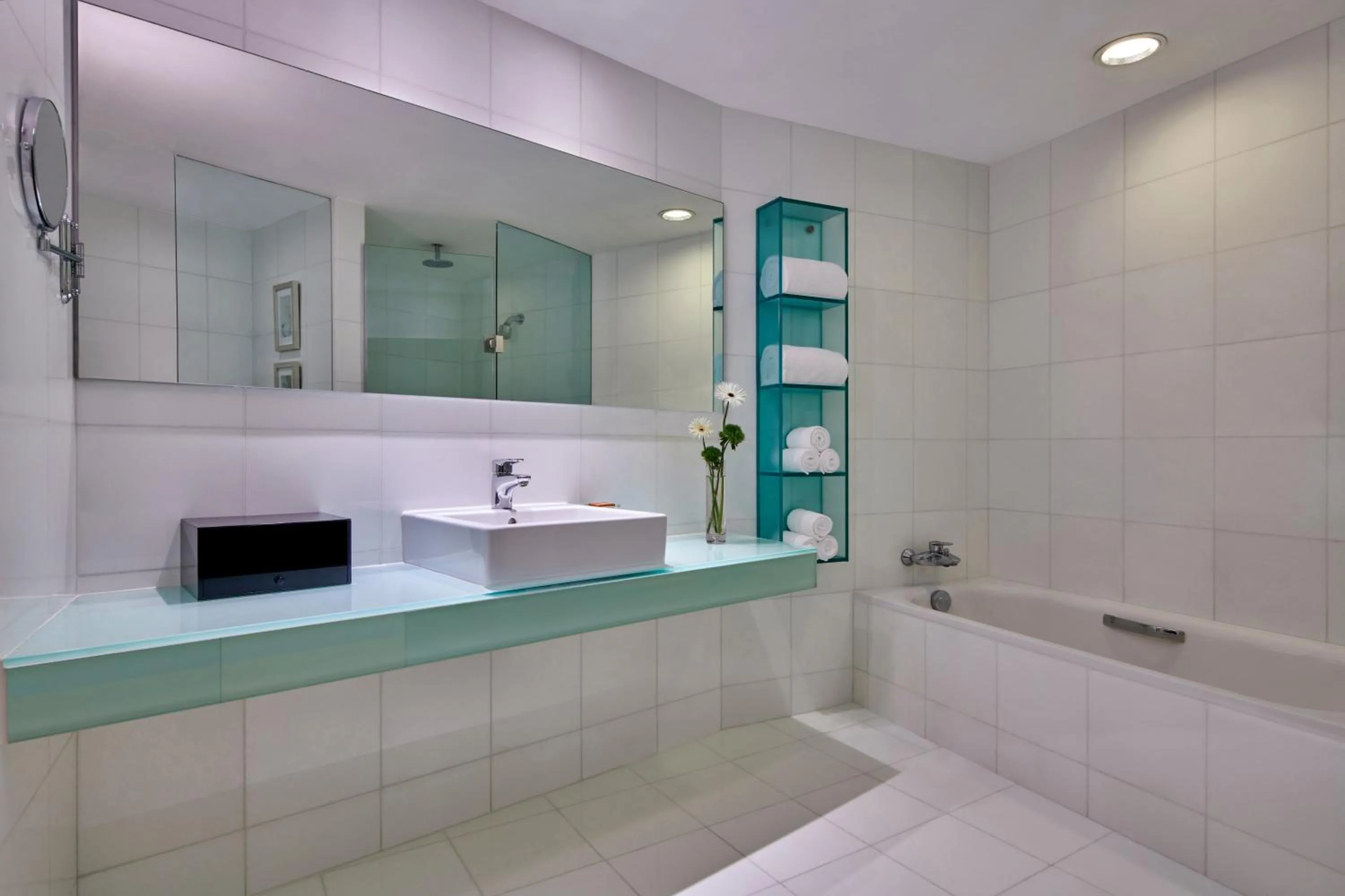 Bathroom in Crowne Plaza Zhuhai City Center by IHG