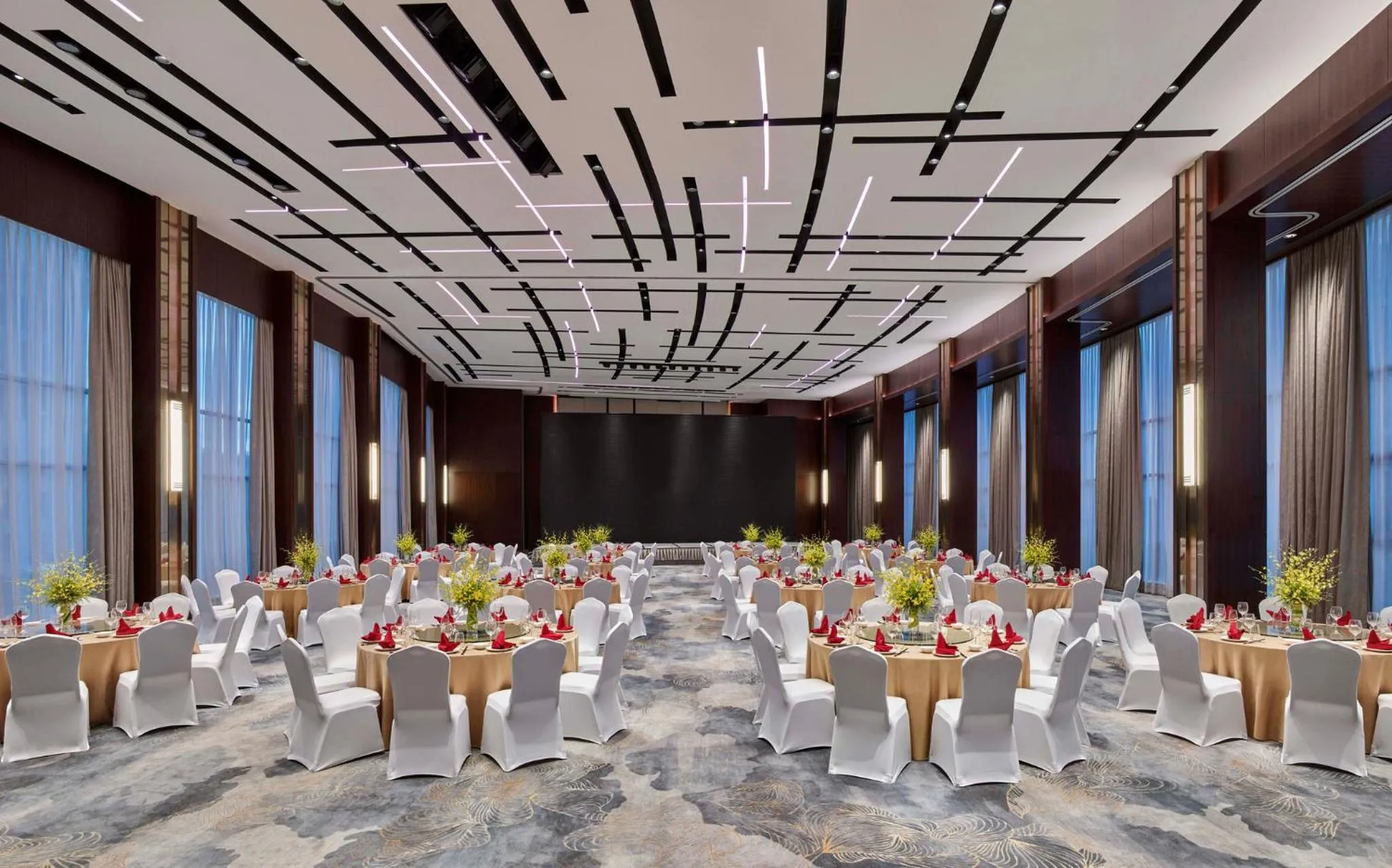 Meeting/conference room in Crowne Plaza Zhuhai City Center by IHG