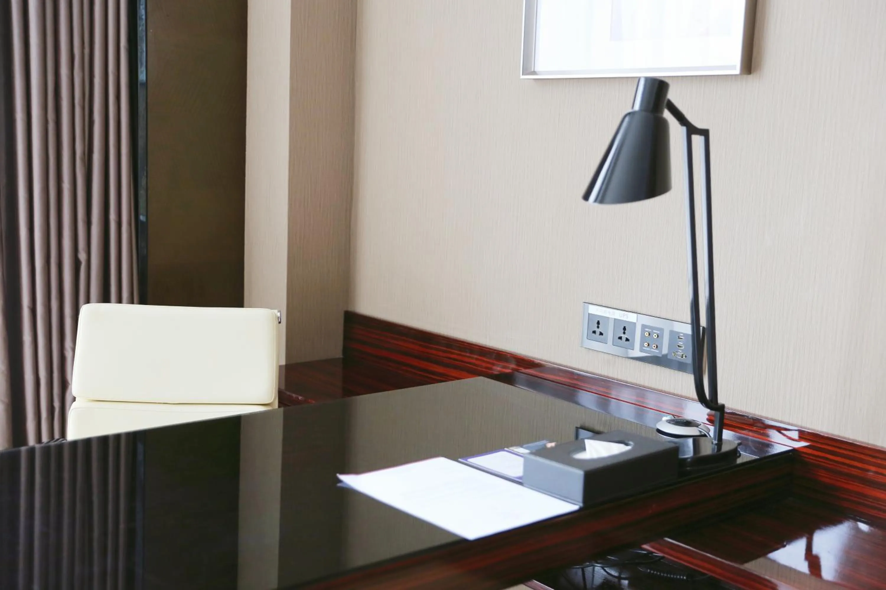 Bedroom in Crowne Plaza Shenzhen Longgang City Centre by IHG