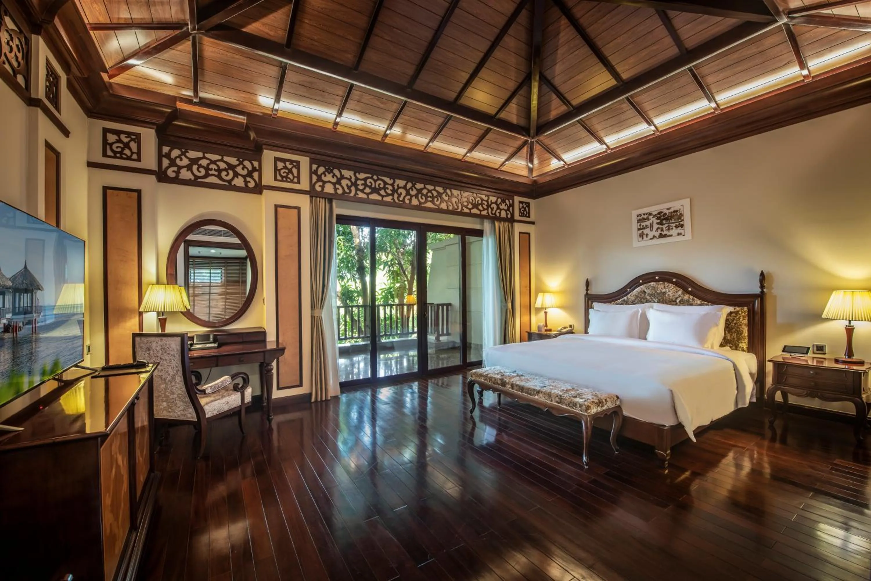 Bedroom, Bed in Vinpearl Luxury Nha Trang