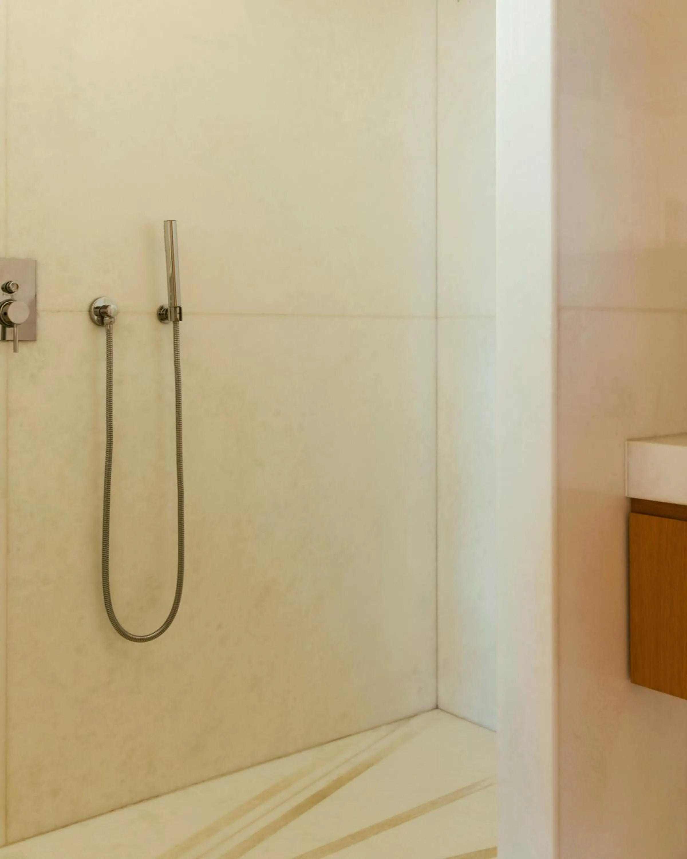 Bathroom in Hotel la Ponche