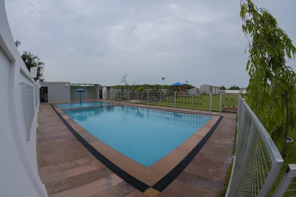 Swimming pool in Hotel Surbhi