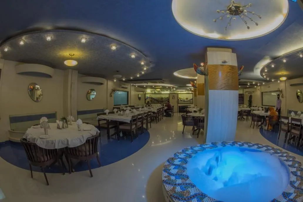 Restaurant/places to eat in Hotel Surbhi