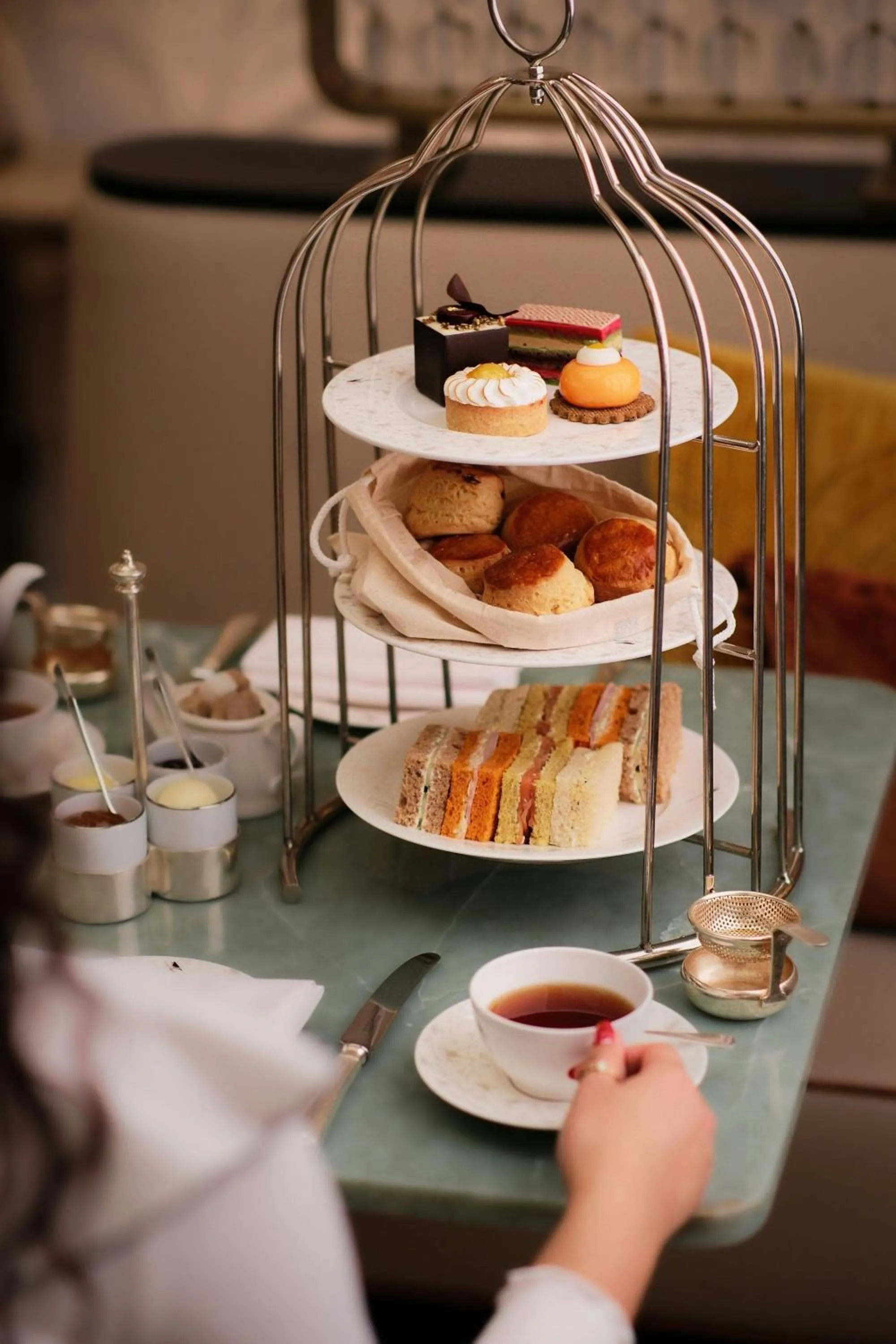 Restaurant/places to eat in Sheraton Grand London Park Lane