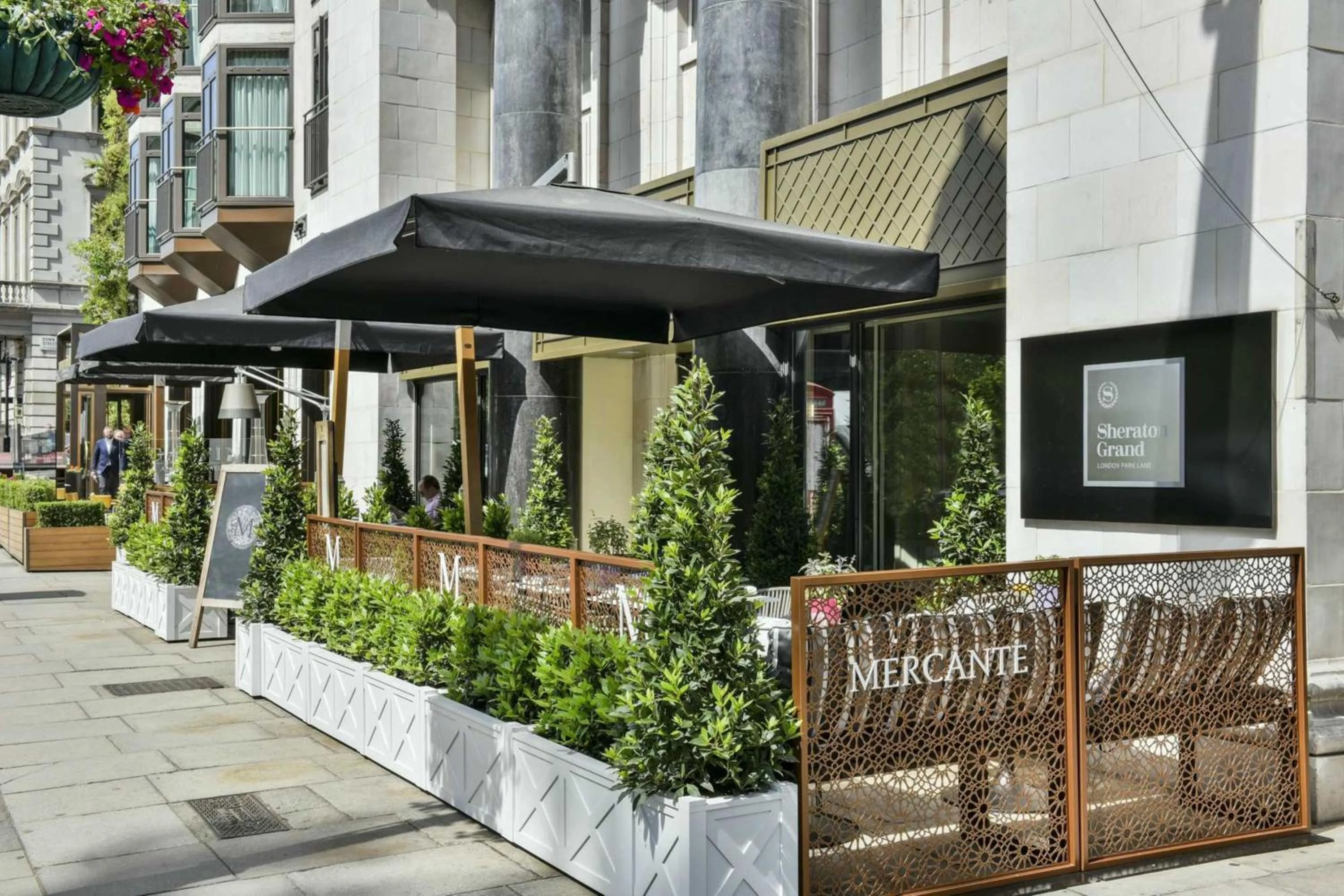 Restaurant/places to eat in Sheraton Grand London Park Lane