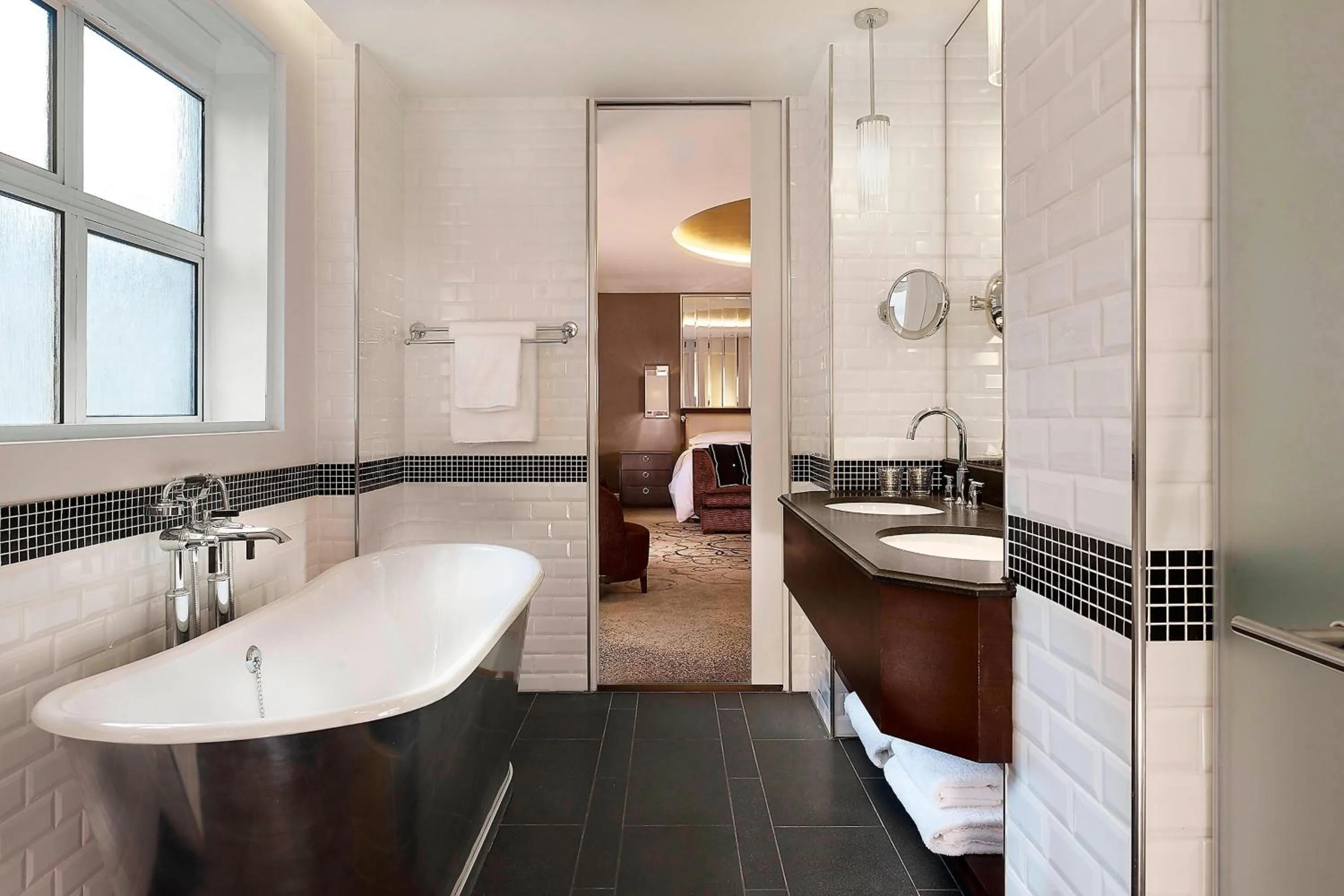 Bathroom in Sheraton Grand London Park Lane