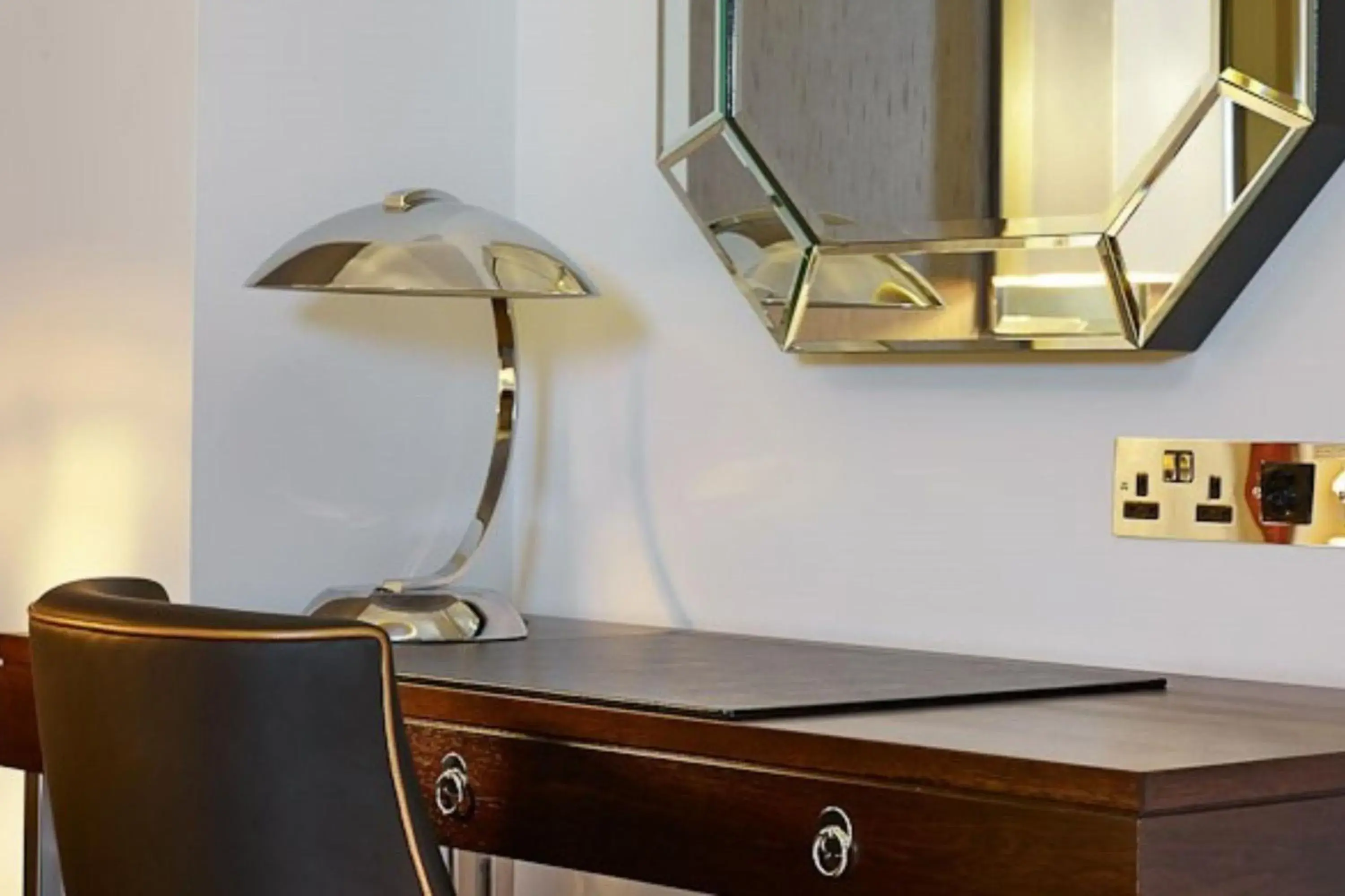 Superior King Room in Sheraton Grand London Park Lane Superior King Room in Sheraton Grand London Park Lane