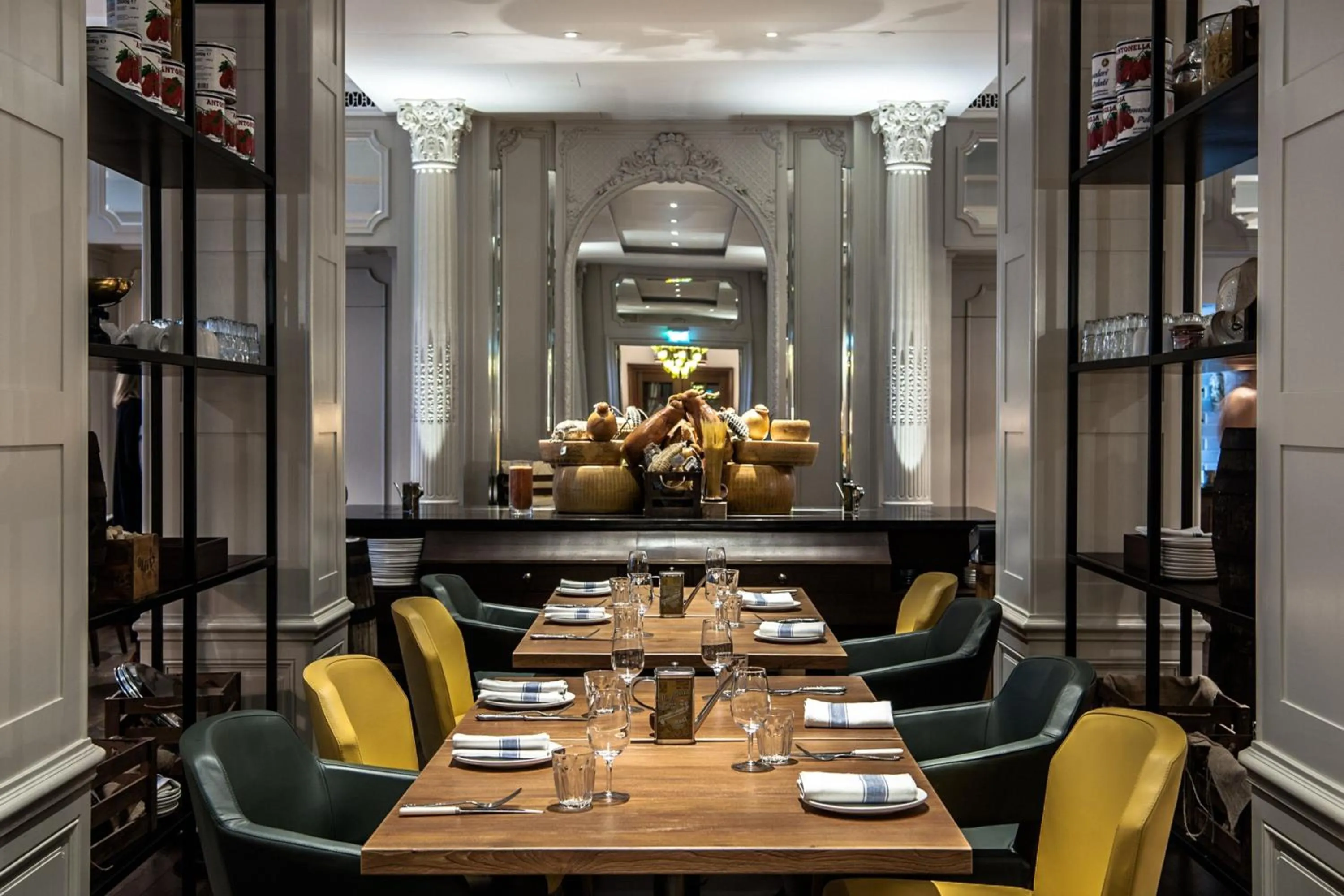 Restaurant/places to eat in Sheraton Grand London Park Lane