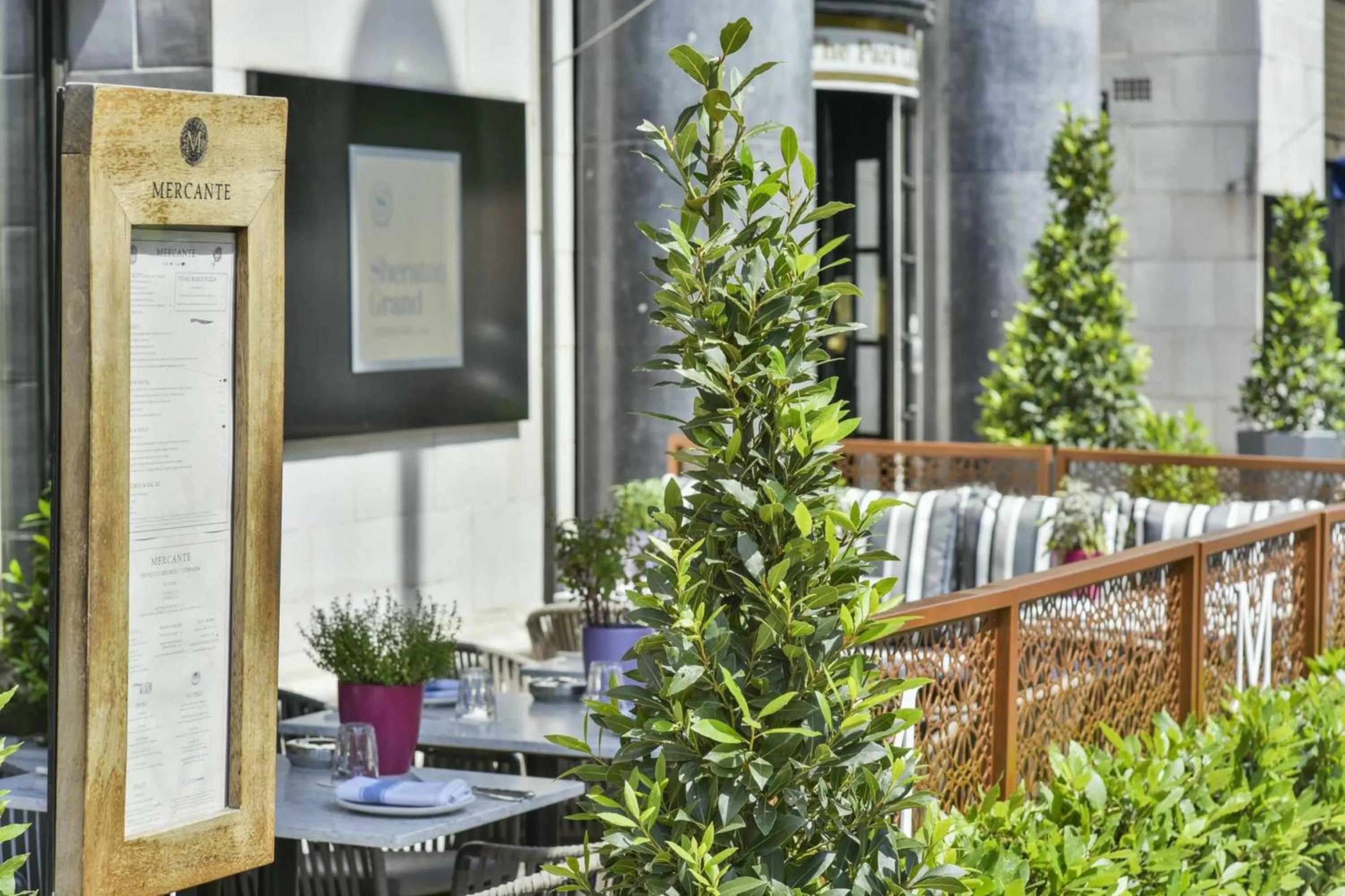 Restaurant/places to eat in Sheraton Grand London Park Lane