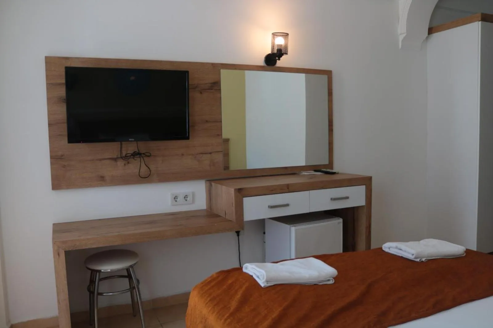 TV and multimedia, Bed in Taner Otel