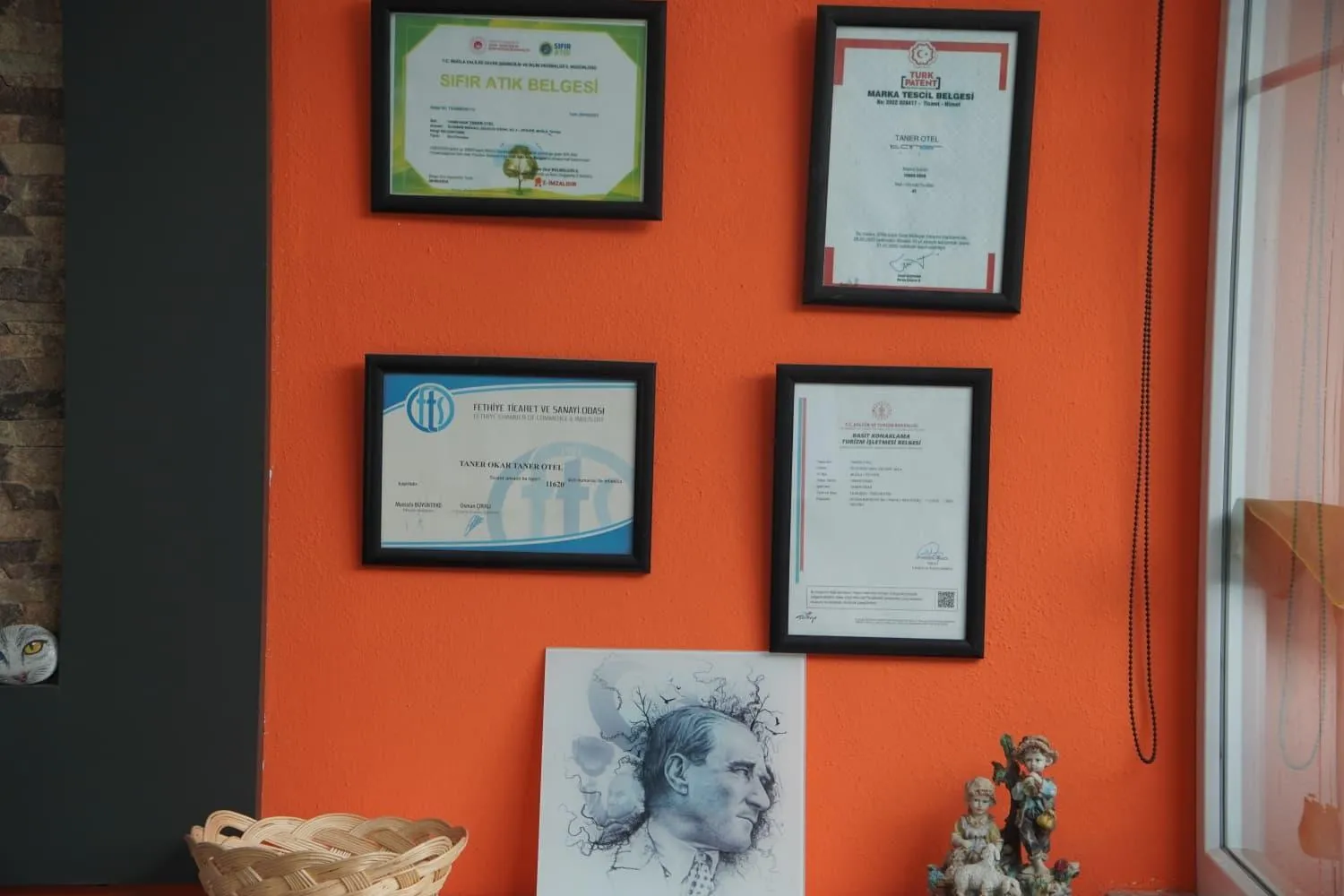 Logo/Certificate/Sign in Taner Otel