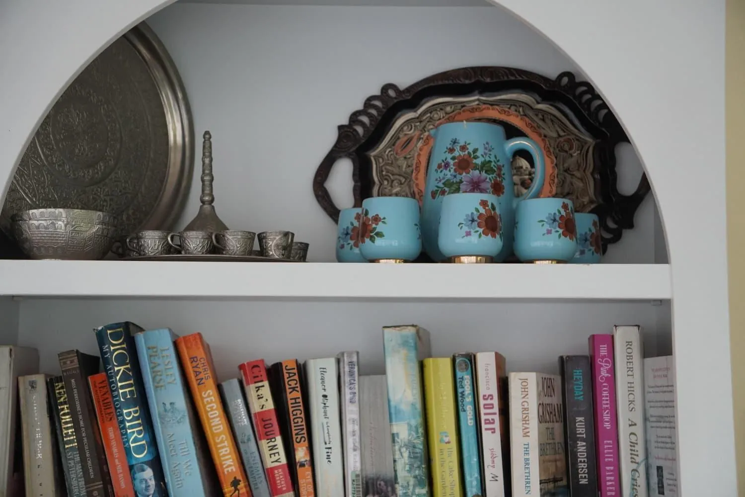 Library in Taner Otel