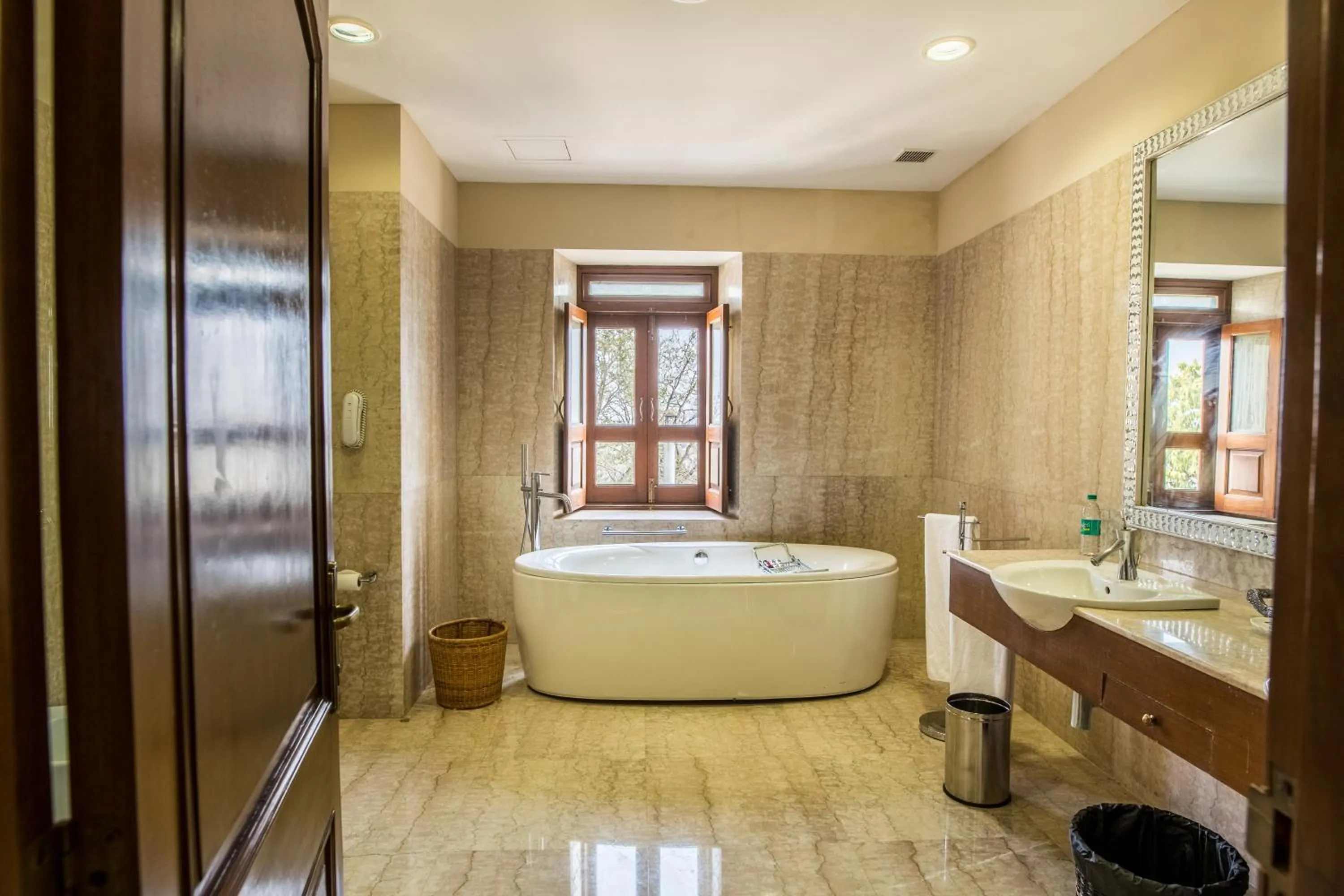 Shower in The Lalit Laxmi Vilas Palace