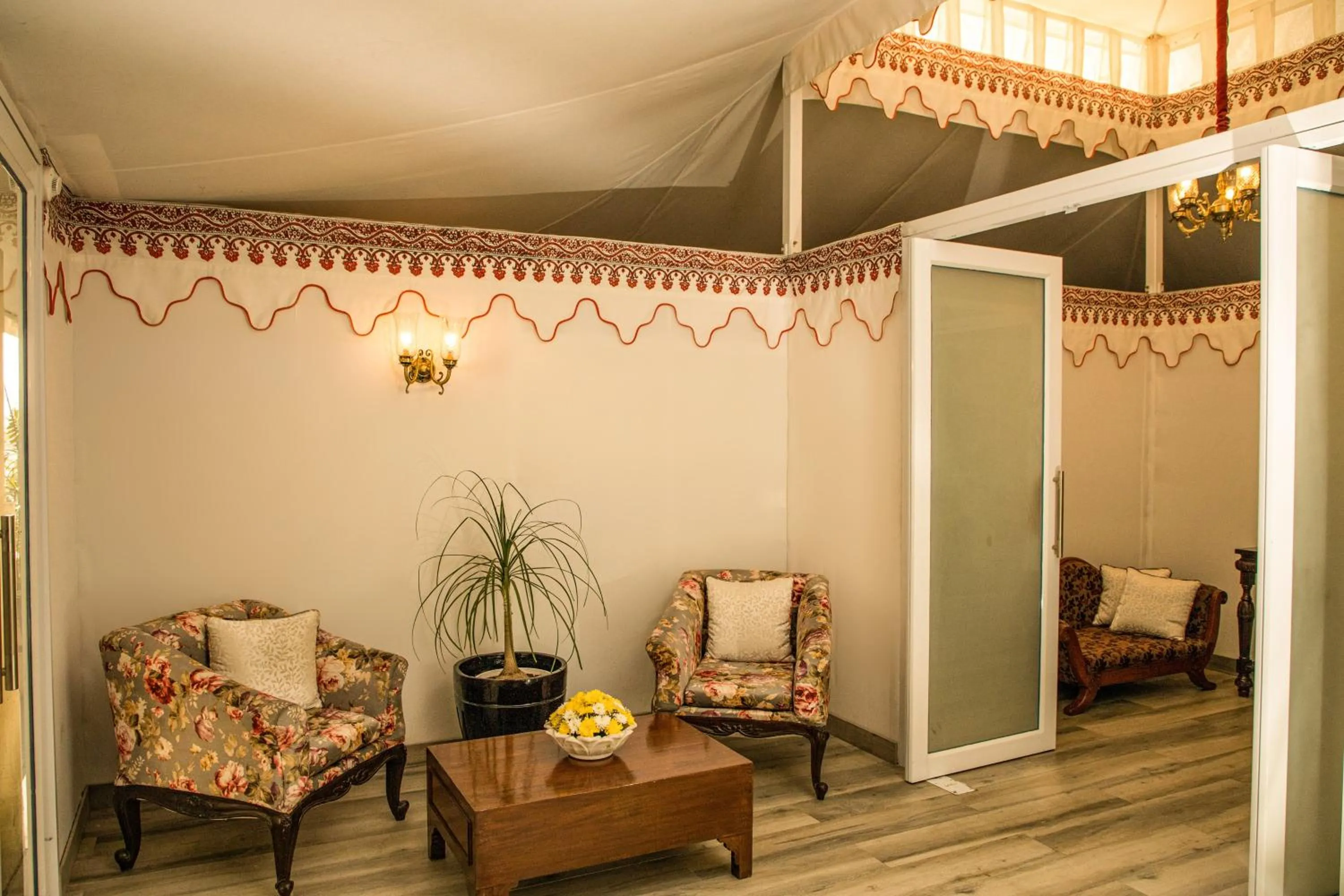 Spa and wellness centre/facilities, Bed in The Lalit Laxmi Vilas Palace