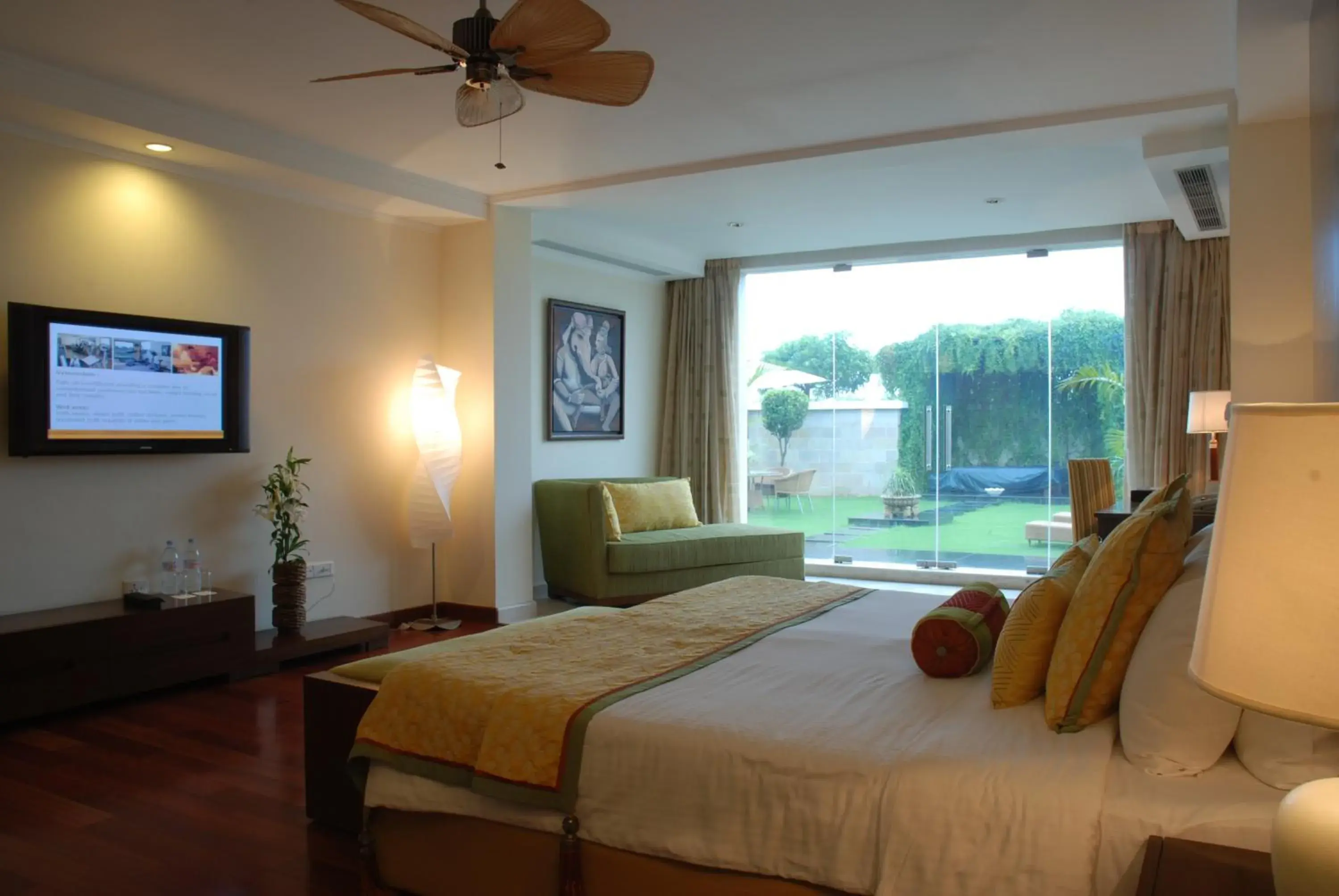 Lalit Garden view Twin Bed in The Lalit Temple View Lalit Garden view Twin Bed in The Lalit Temple View