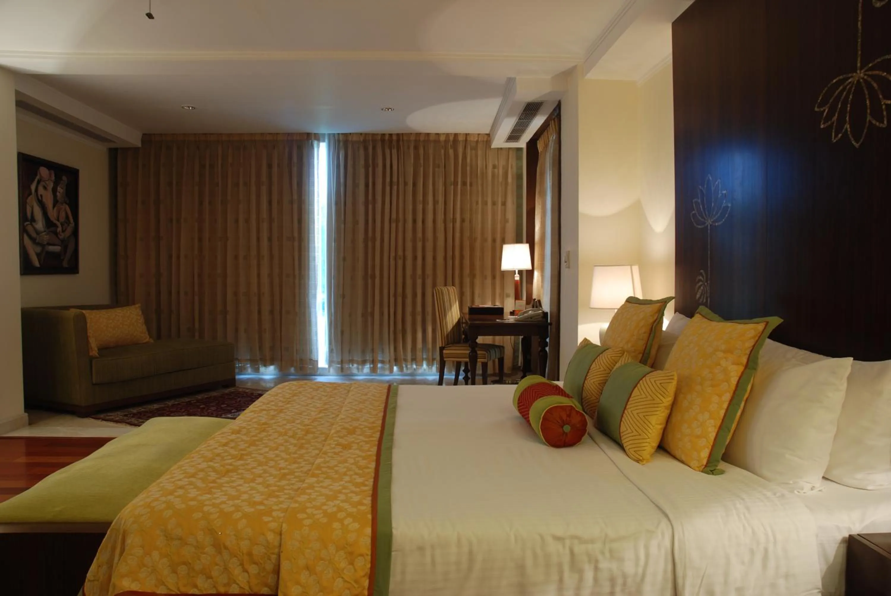 Bed in The Lalit Temple View