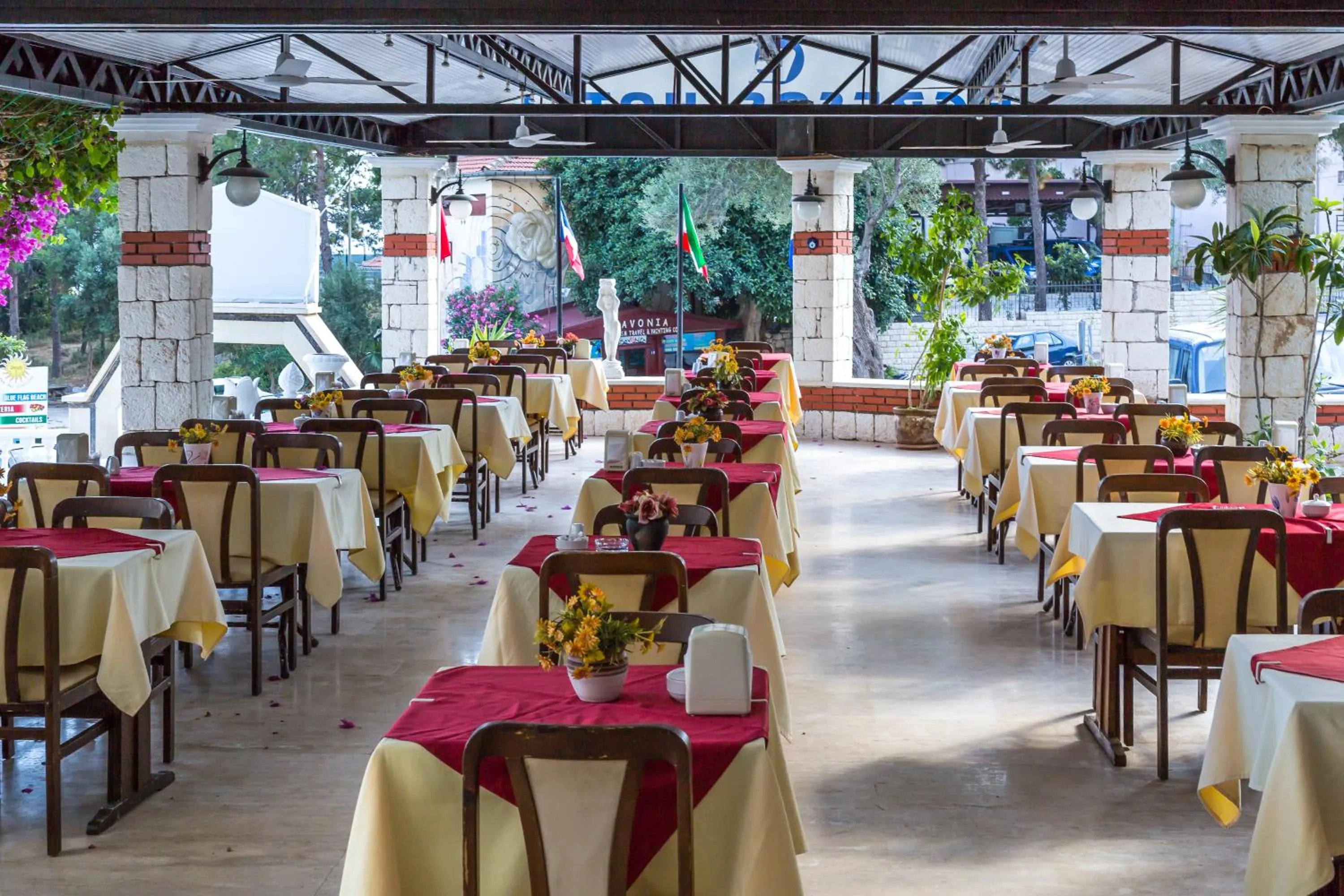 Restaurant/places to eat in Habesos Hotel