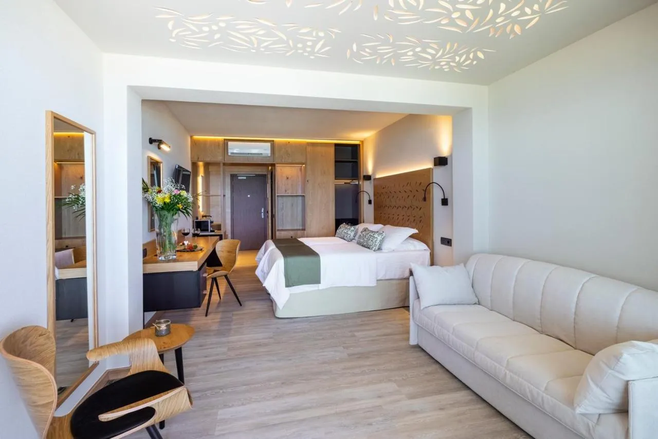 Atlantis Beach Hotel