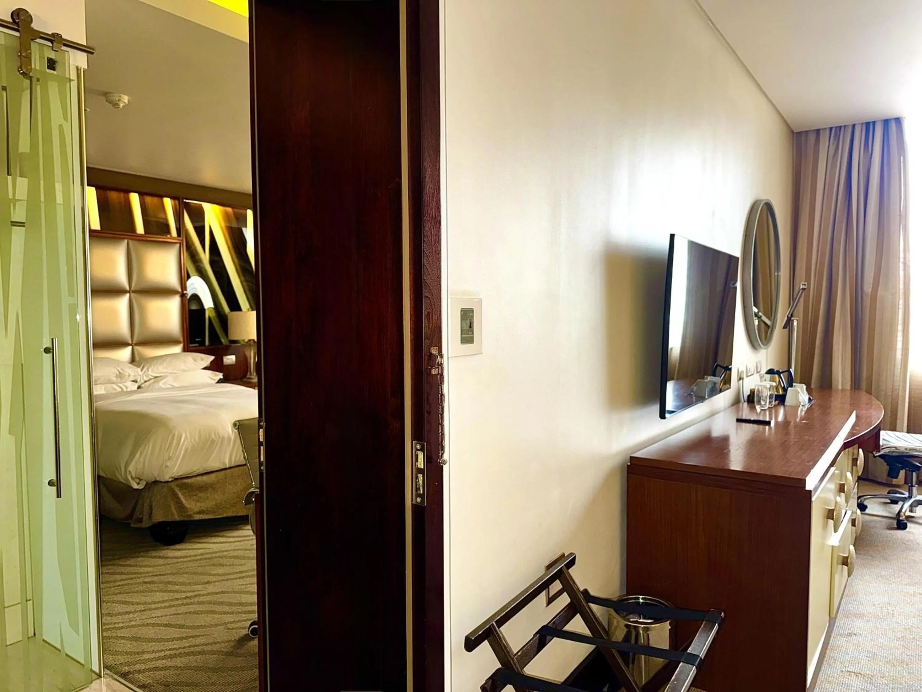 Bedroom, Bed in Hilton Windhoek