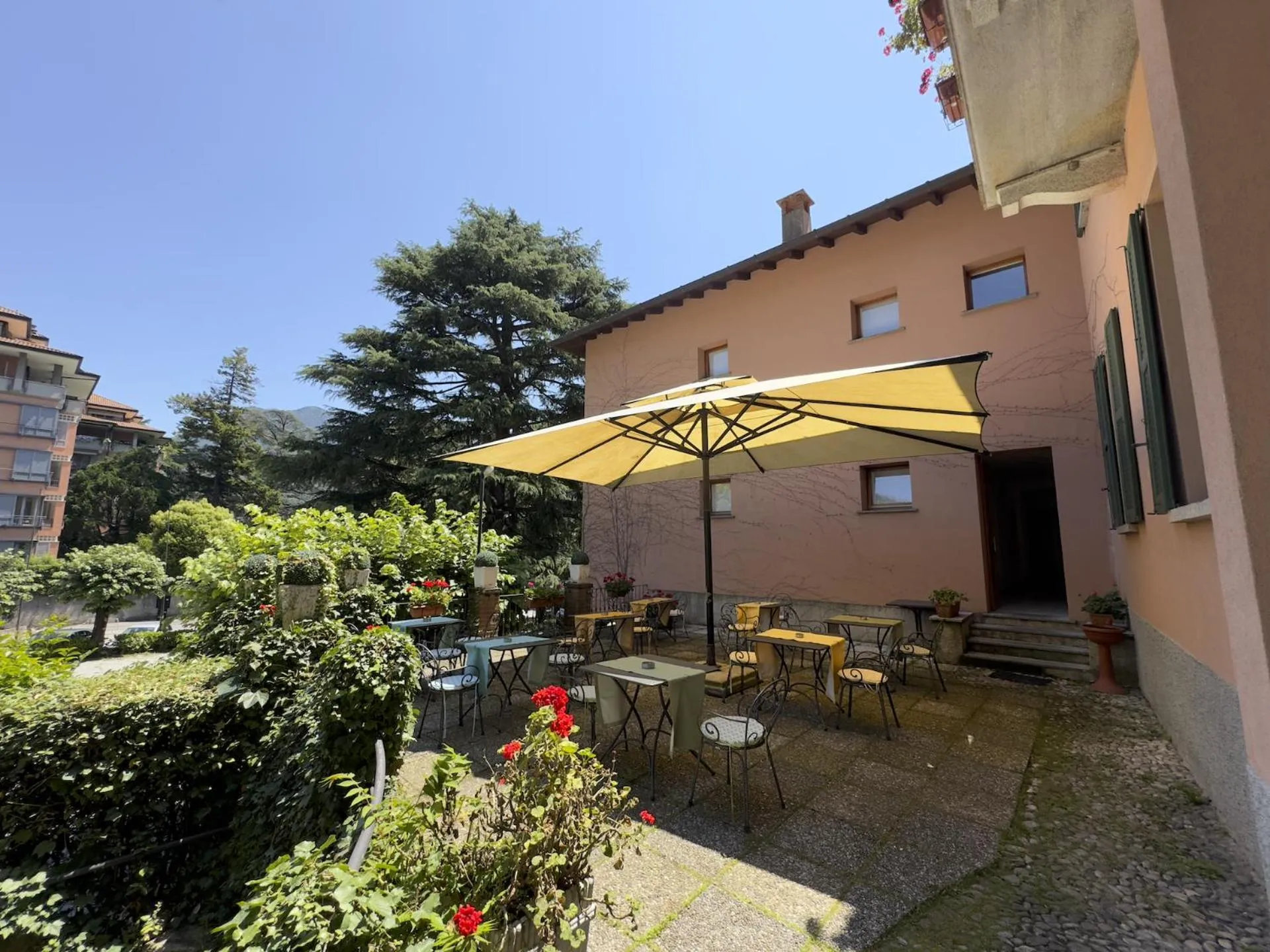 Property building in Cernobbio Residence