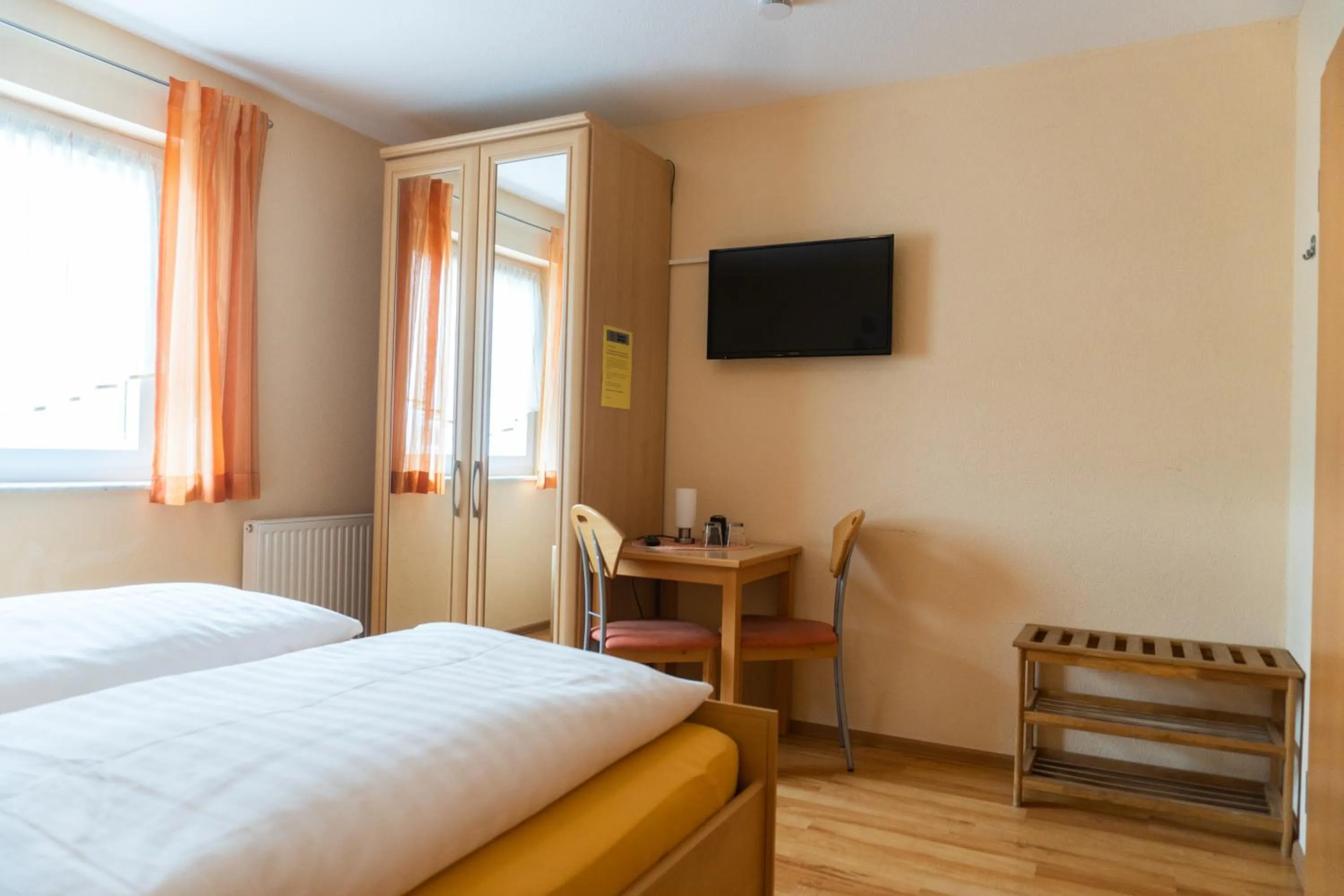 Bed in Pension Haas-Hotel am Turm