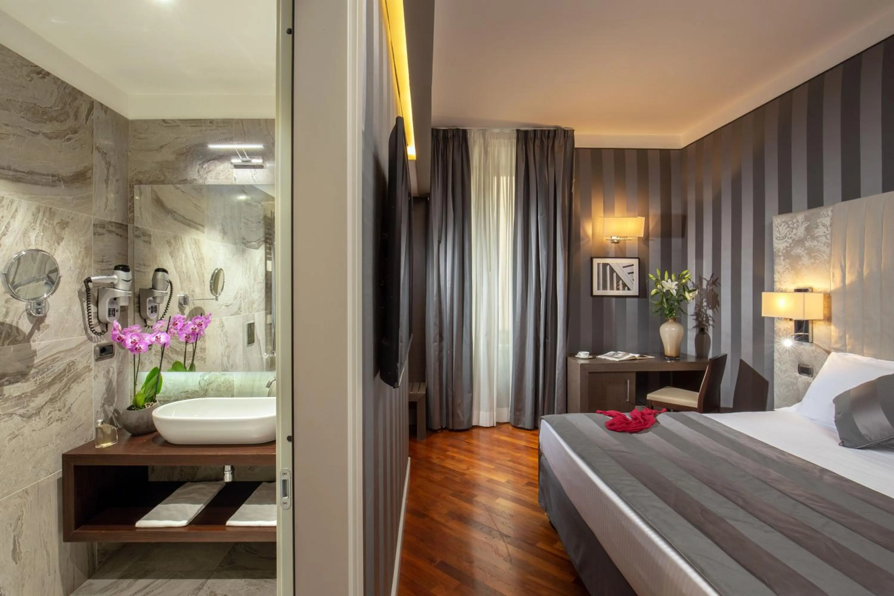 Bed in Monti Palace Hotel