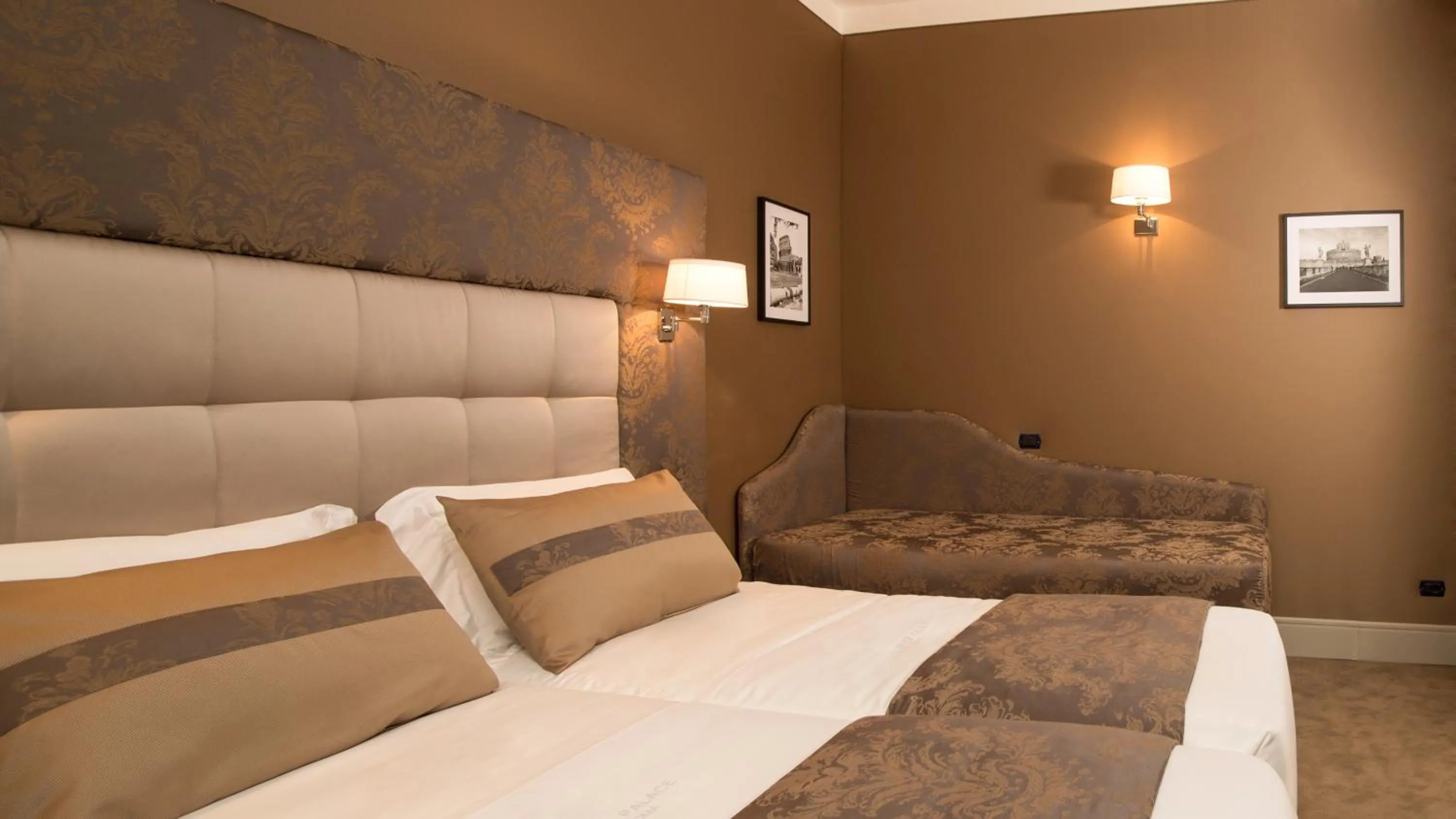 Bed in Monti Palace Hotel