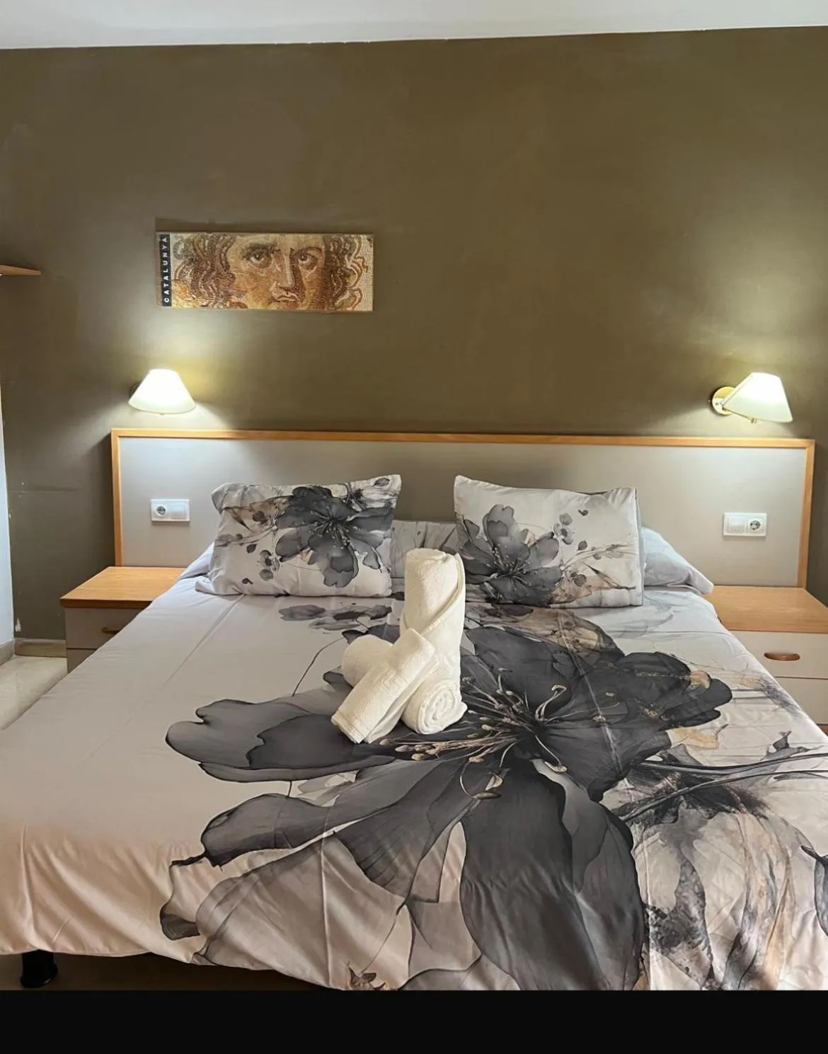 Photo of the whole room, Bed in Hotel Cosmos Tarragona