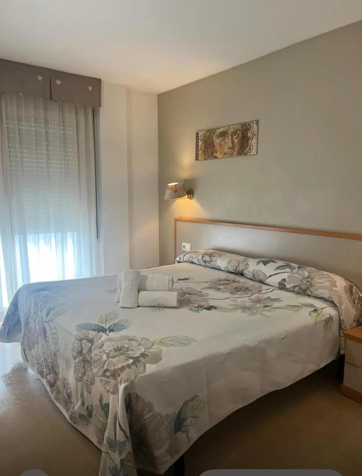 King Room with Balcony in Hotel Cosmos Tarragona King Room with Balcony in Hotel Cosmos Tarragona