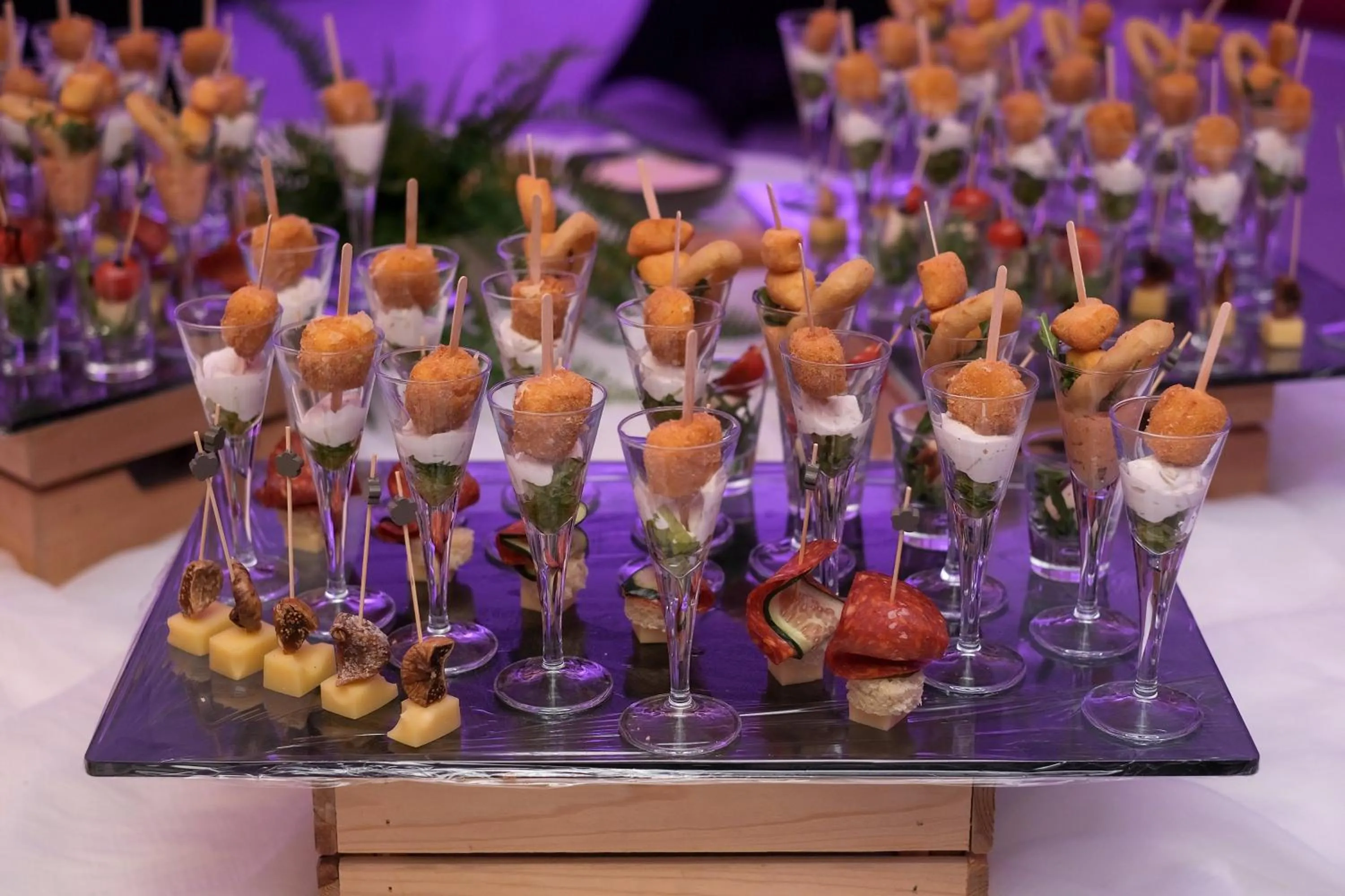 Food in Rooms Laguna