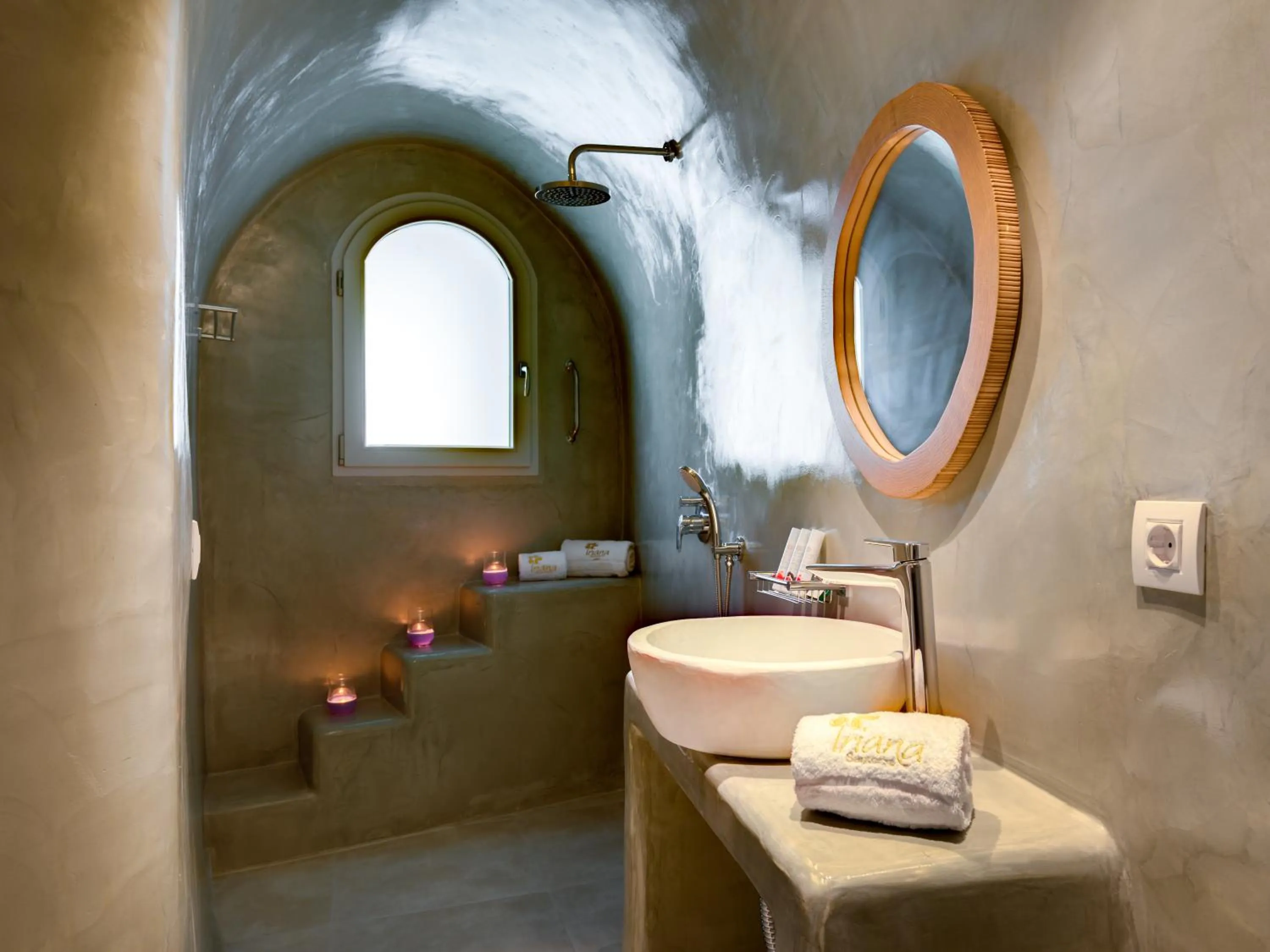 Shower in Iriana Suites