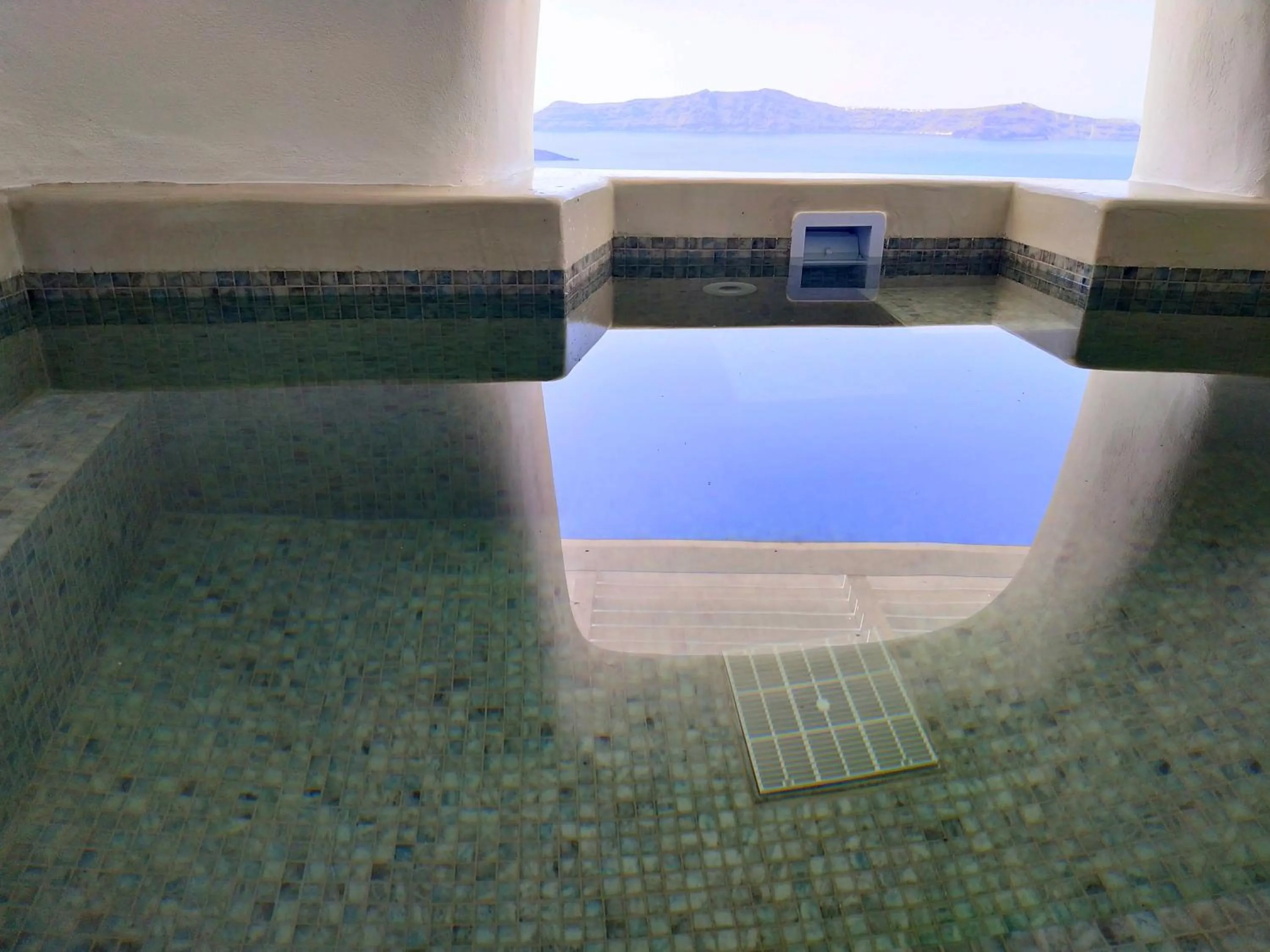 Hot Tub in Iriana Suites