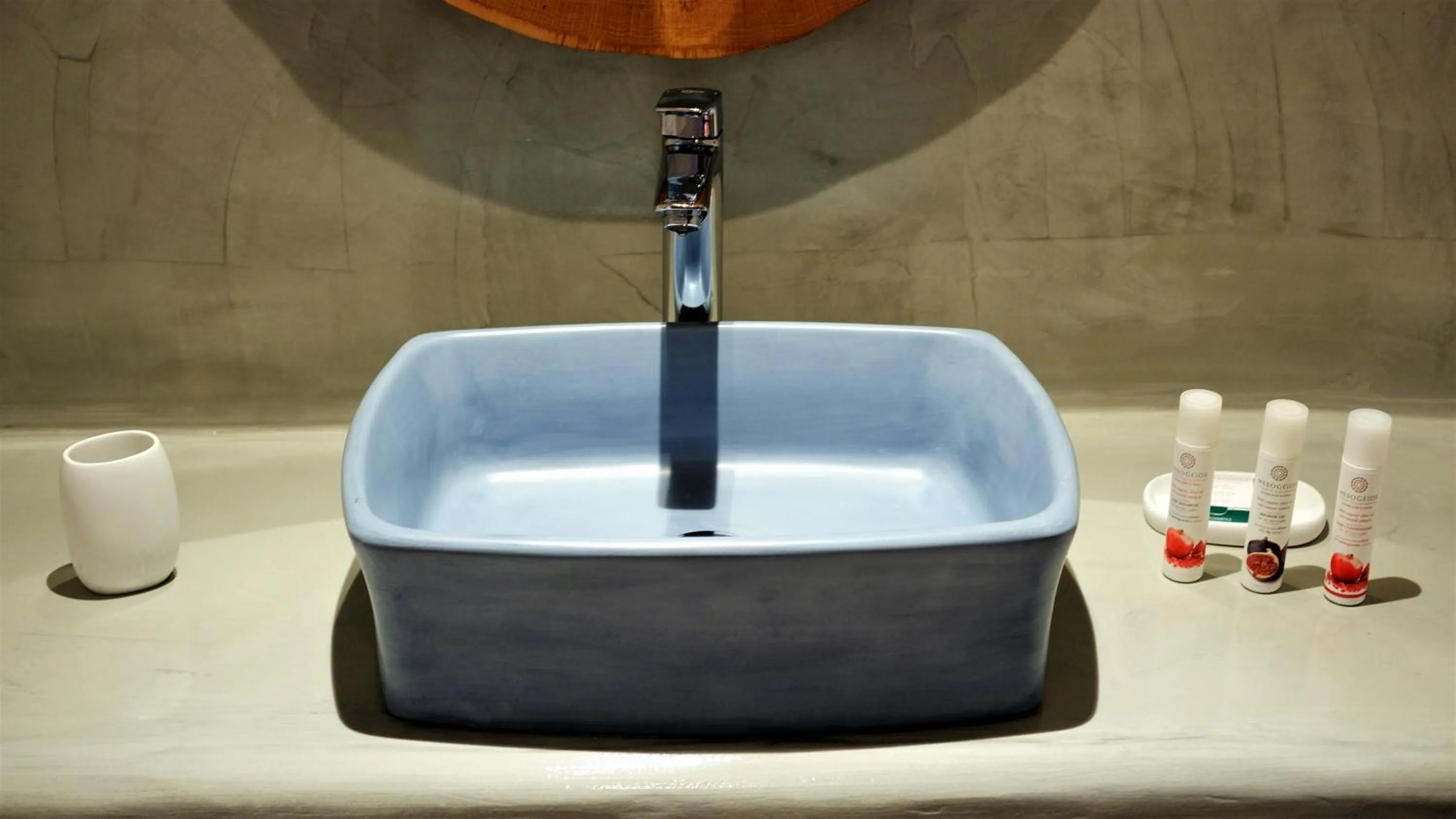 Bathroom in Iriana Suites