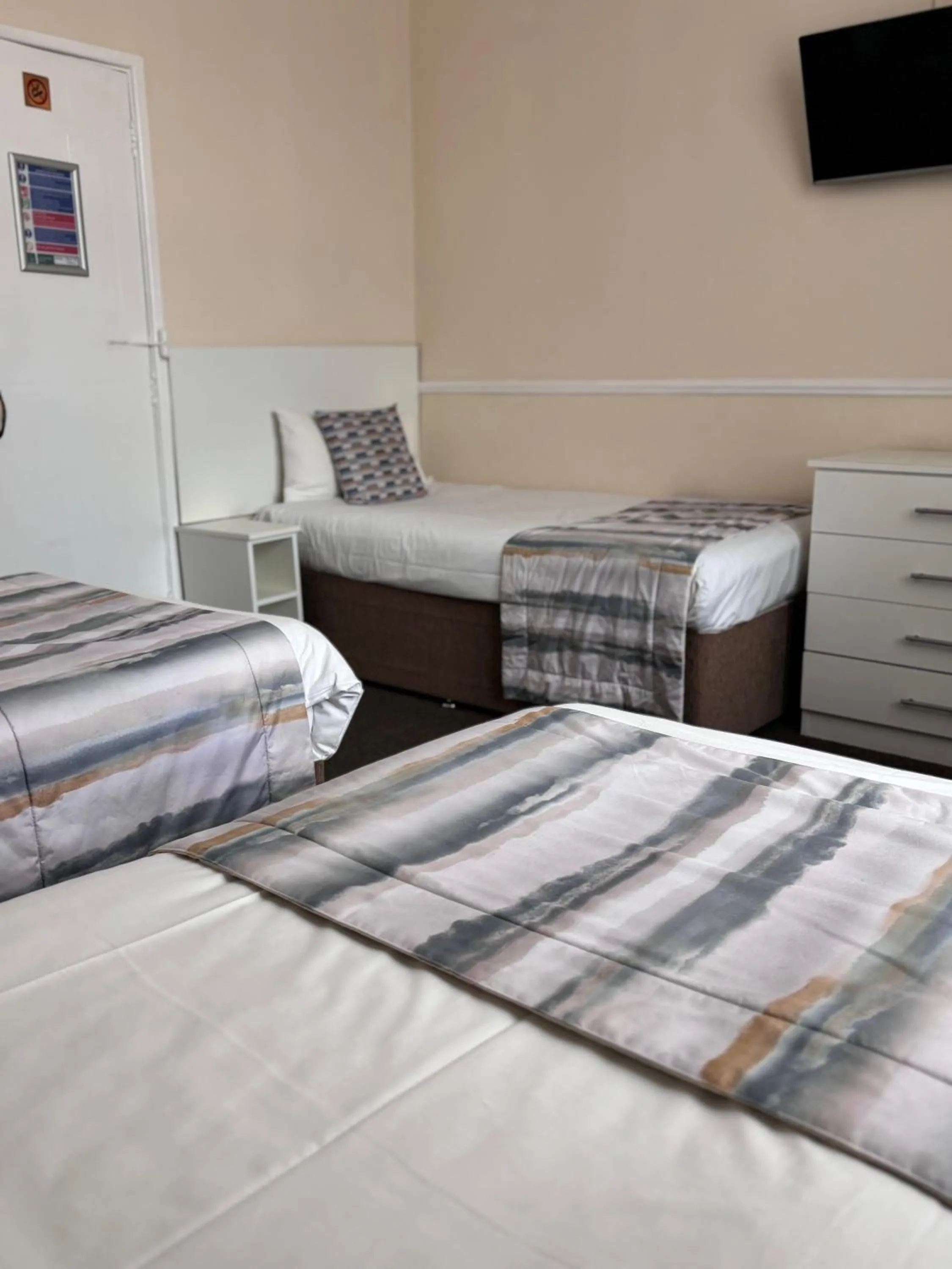 Bedroom, Bed in Craig-y-Don