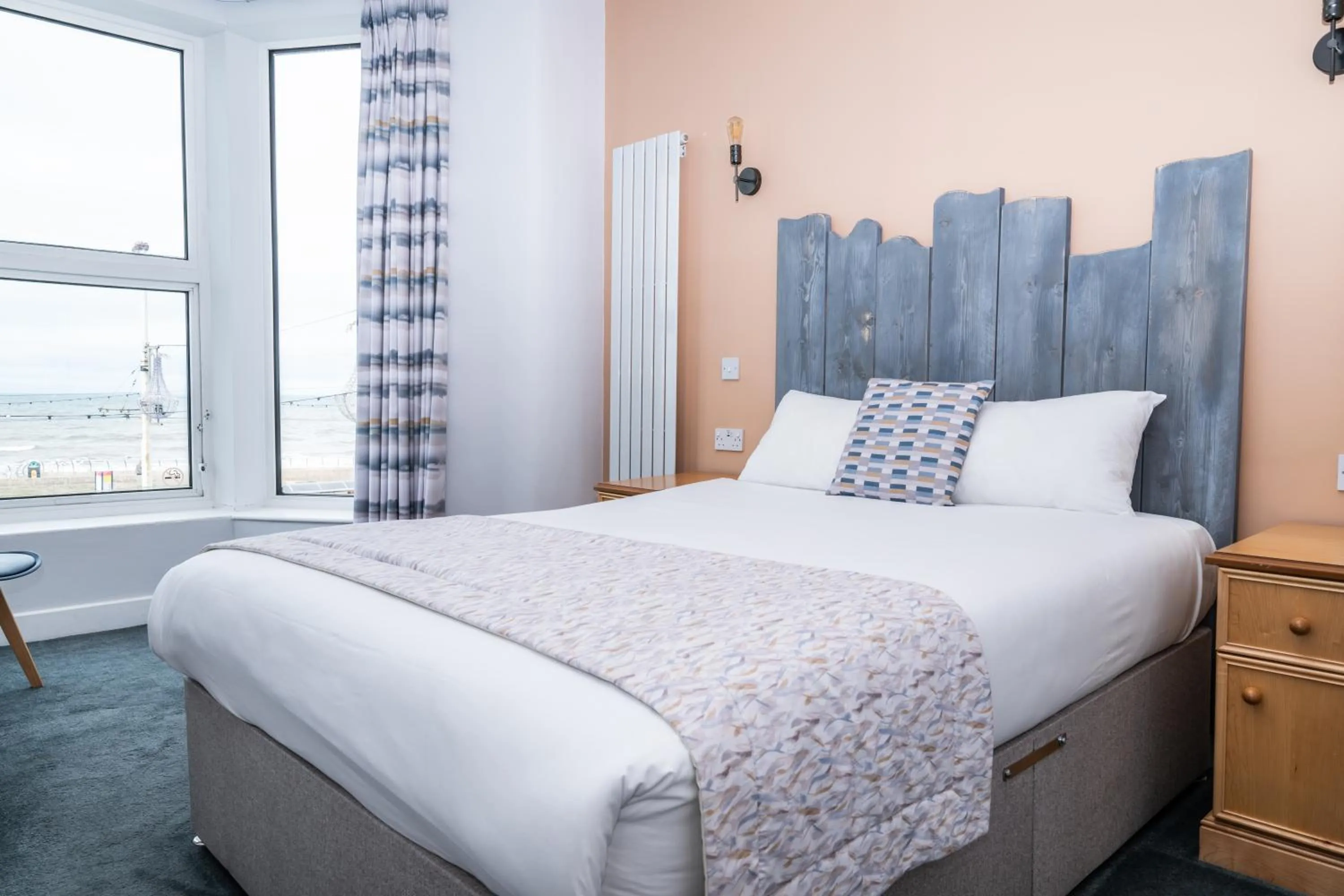 Bedroom, Bed in Craig-y-Don