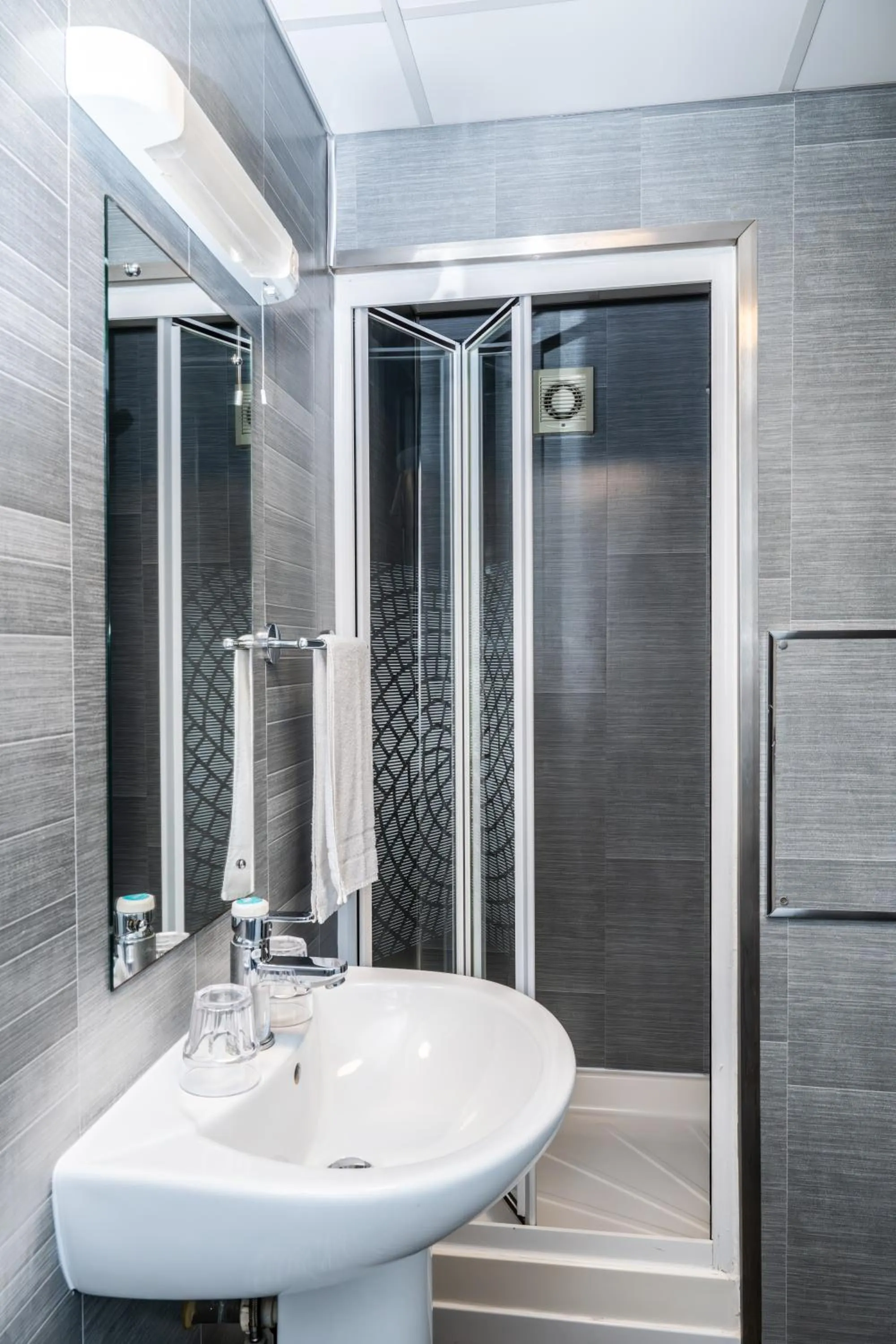 Bathroom in Craig-y-Don